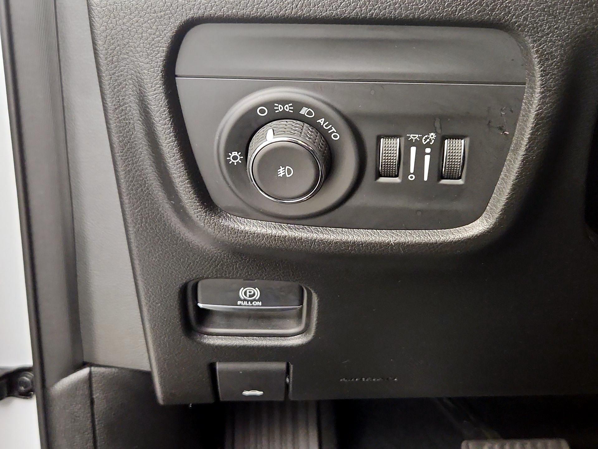 Thumbnail: 2023 Jeep Grand Cherokee - 13