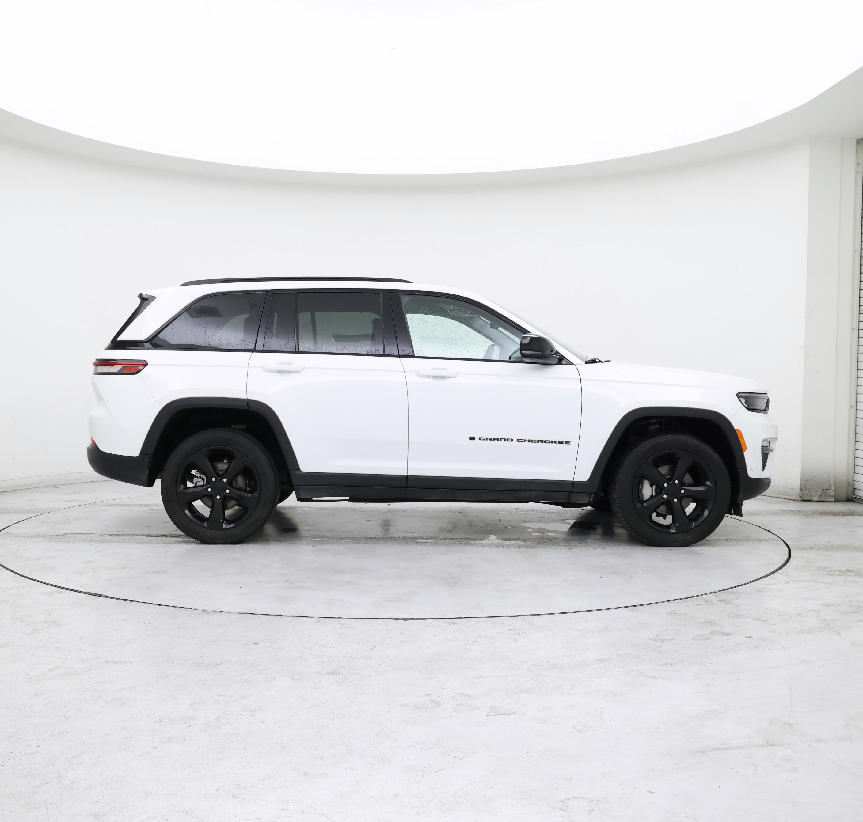 Thumbnail: 2023 Jeep Grand Cherokee - 7