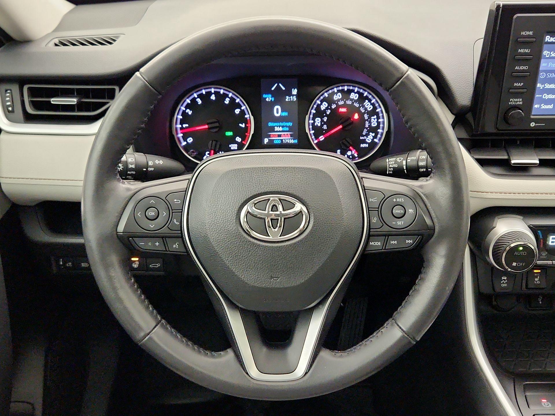 Thumbnail: 2022 Toyota RAV4 - 10