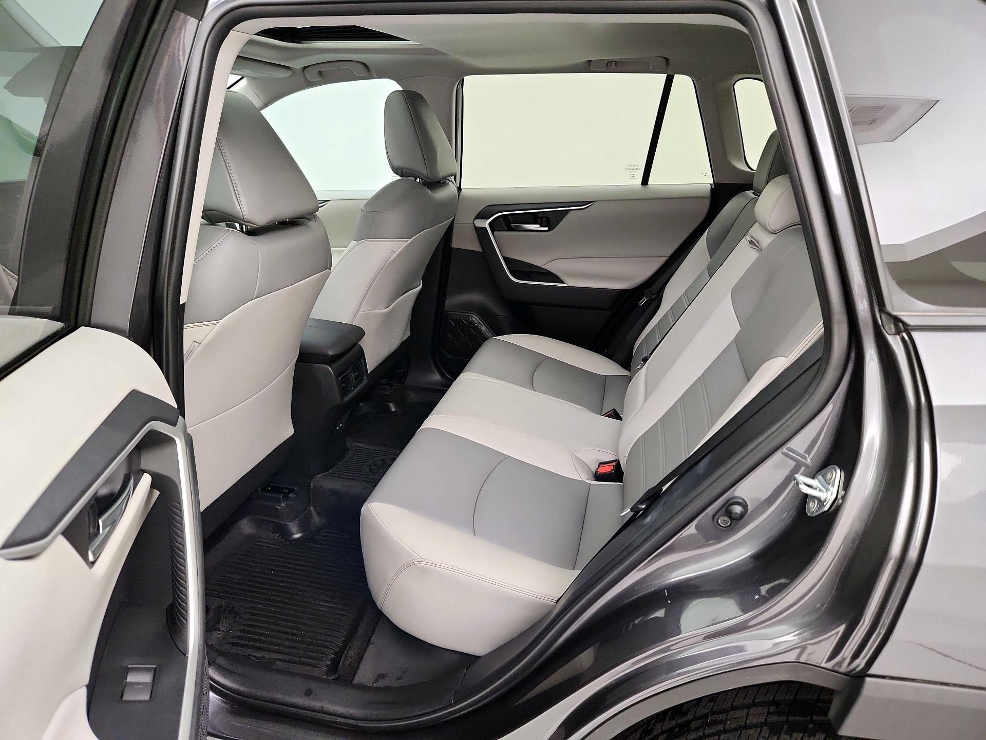 Thumbnail: 2022 Toyota RAV4 - 20