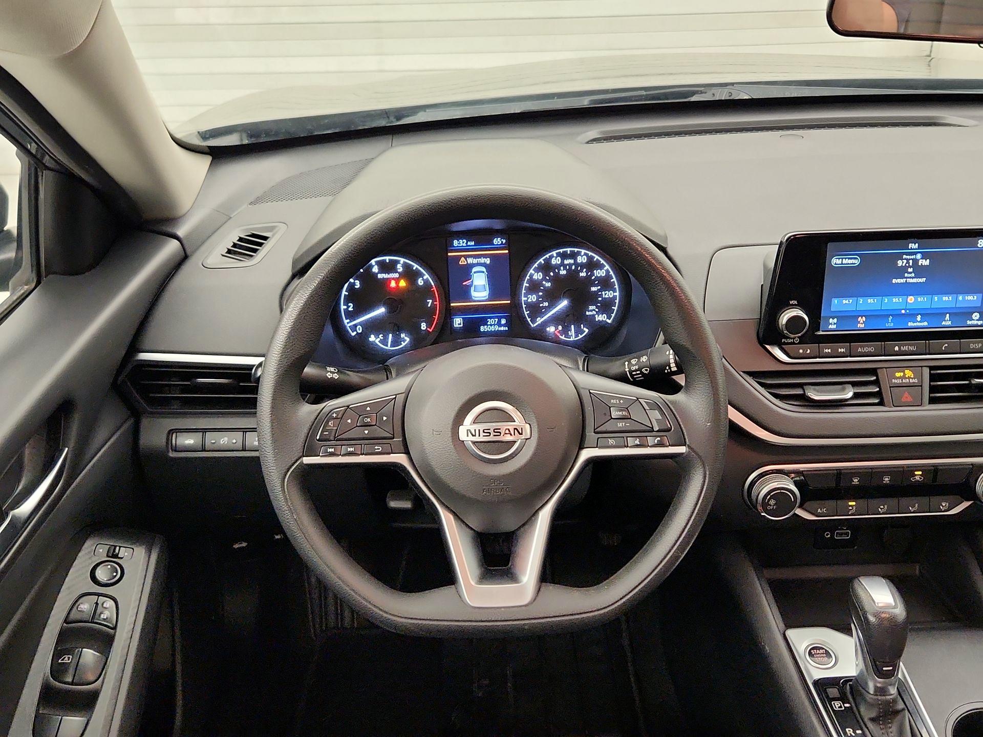 Thumbnail: 2022 Nissan Altima - 10