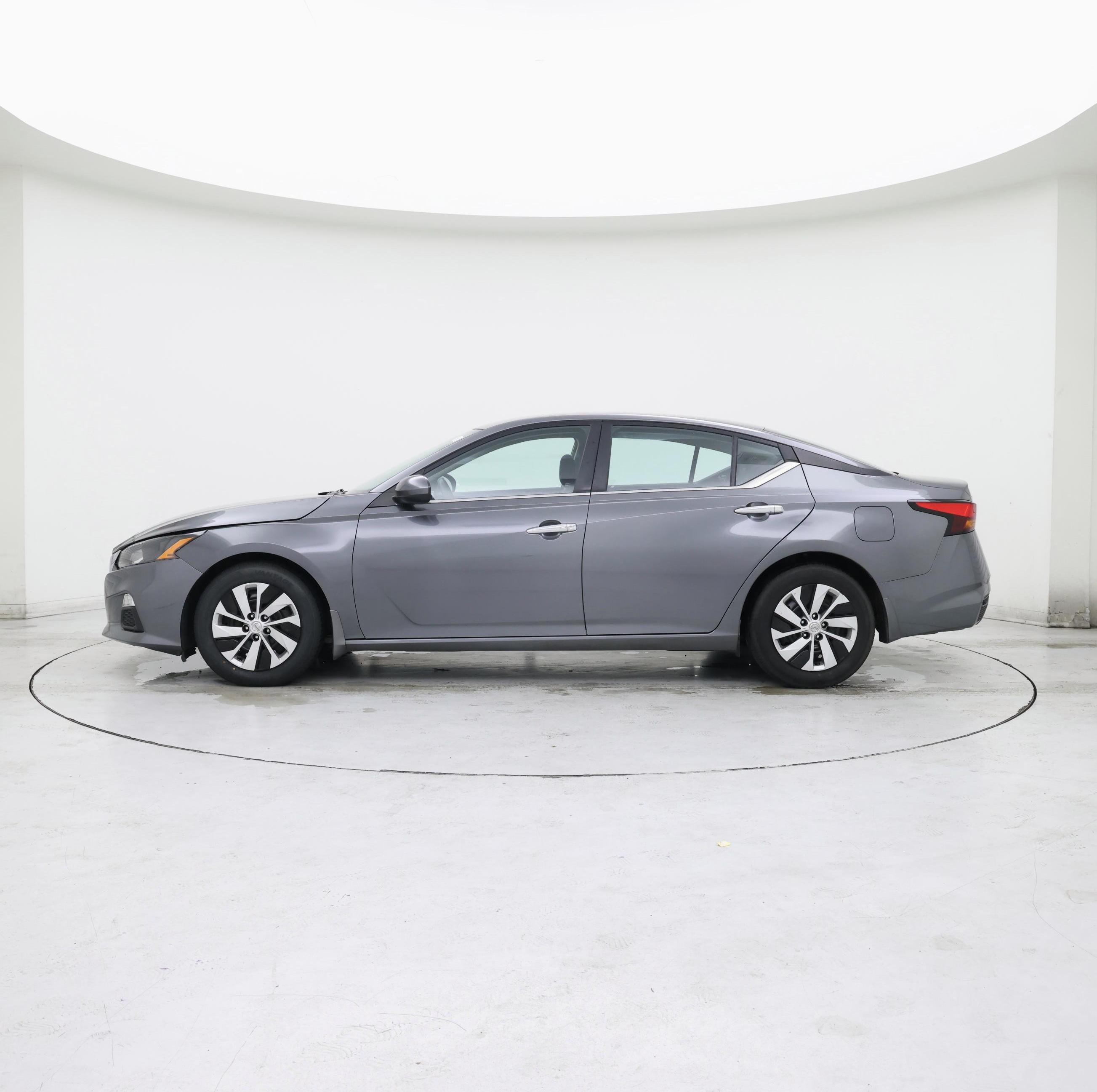 Thumbnail: 2022 Nissan Altima - 3