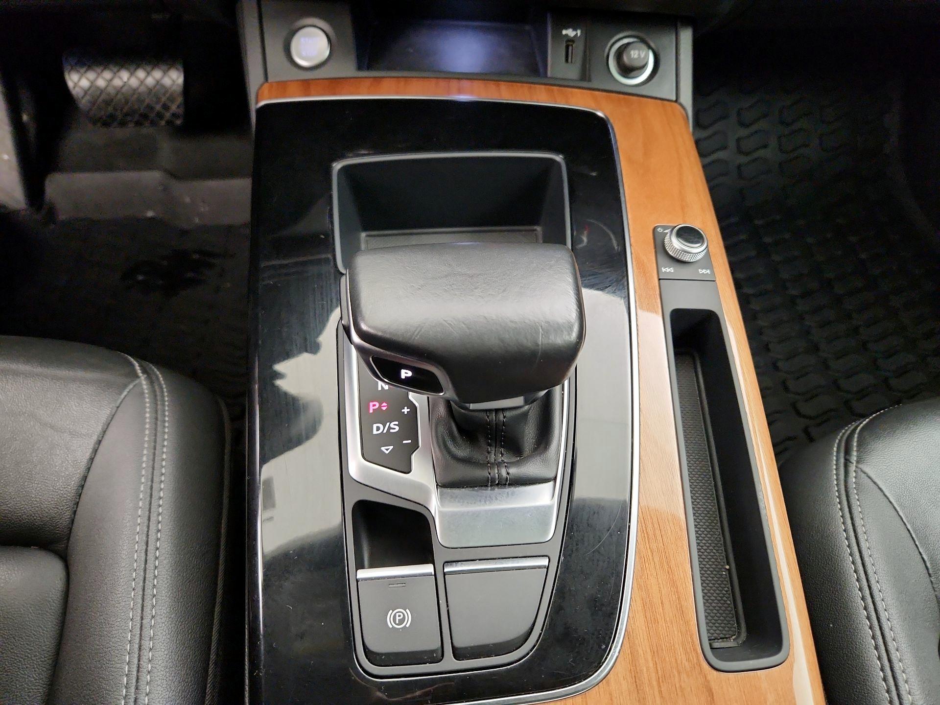 Thumbnail: 2022 Audi Q5 - 17