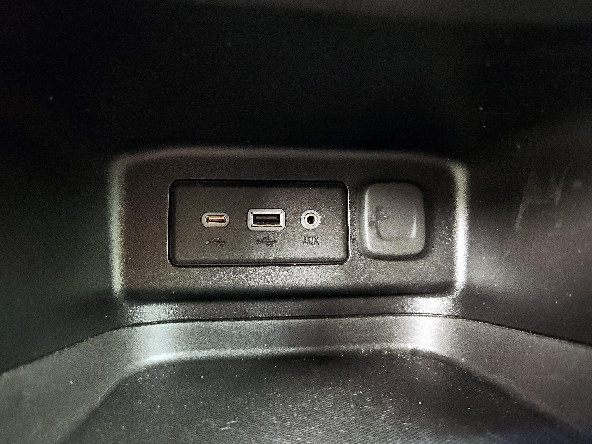 Thumbnail: 2020 Chevrolet Equinox - 18