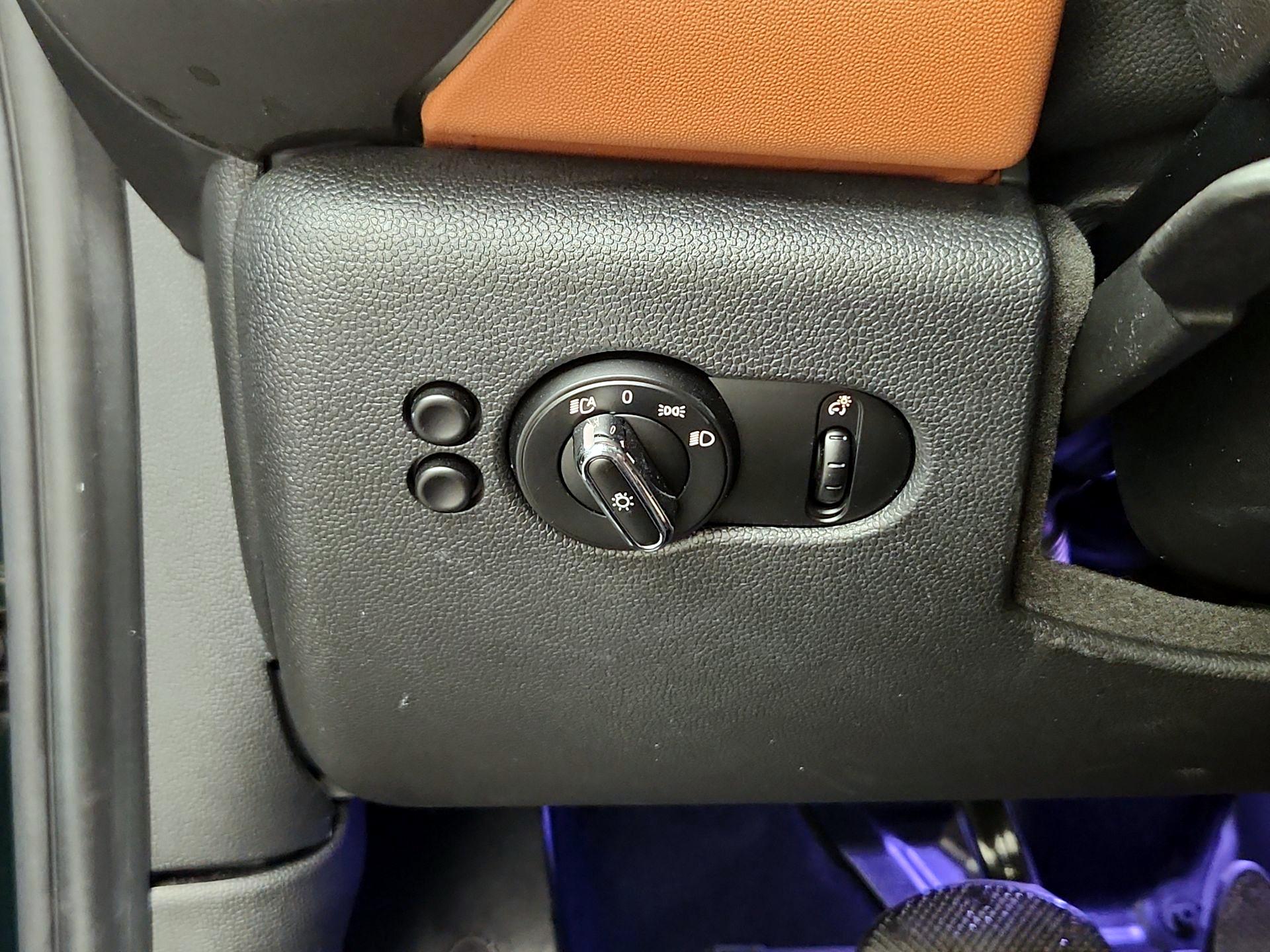 Thumbnail: 2019 MINI Cooper Hardtop - 13