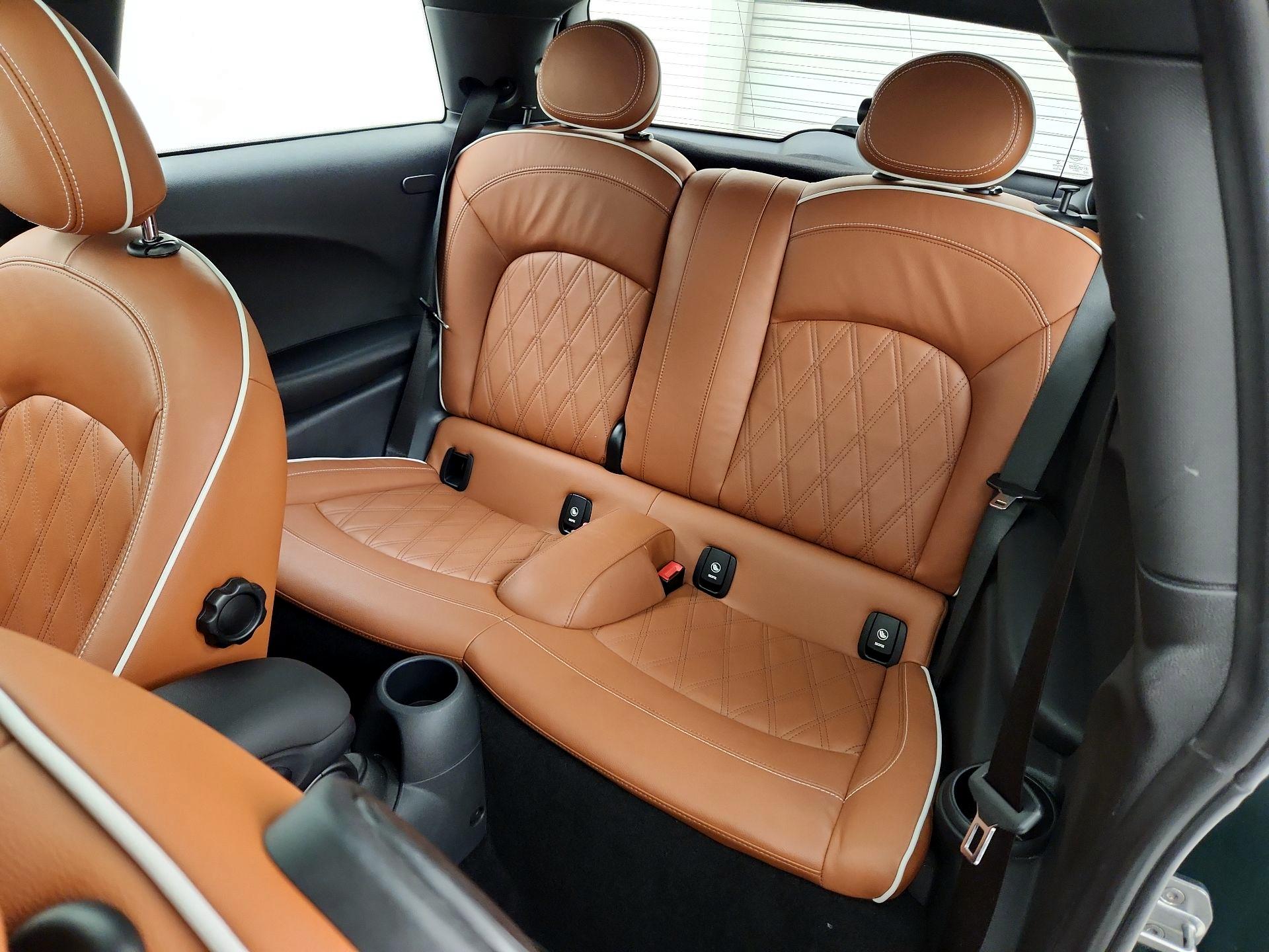 Thumbnail: 2019 MINI Cooper Hardtop - 20