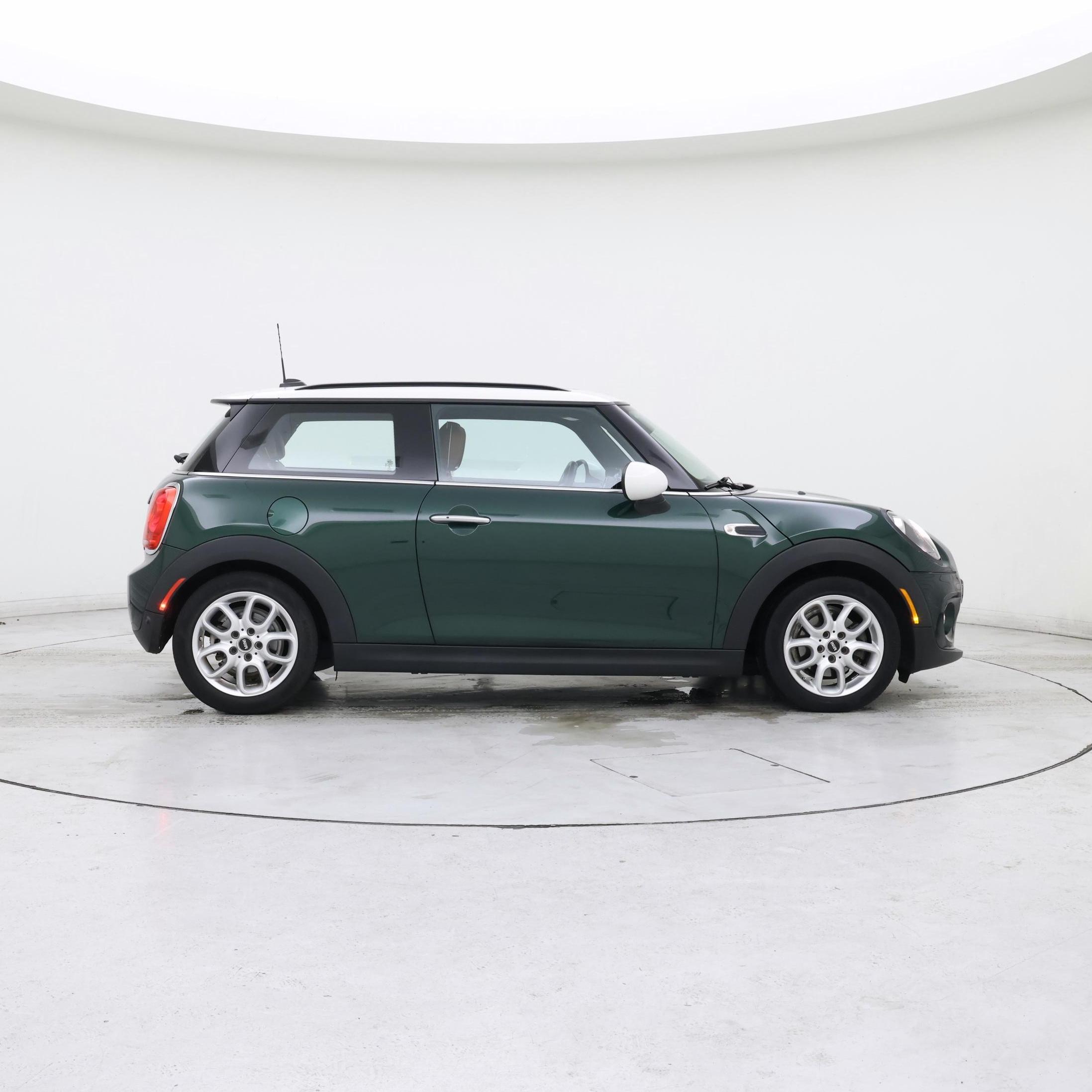 Thumbnail: 2019 MINI Cooper Hardtop - 7