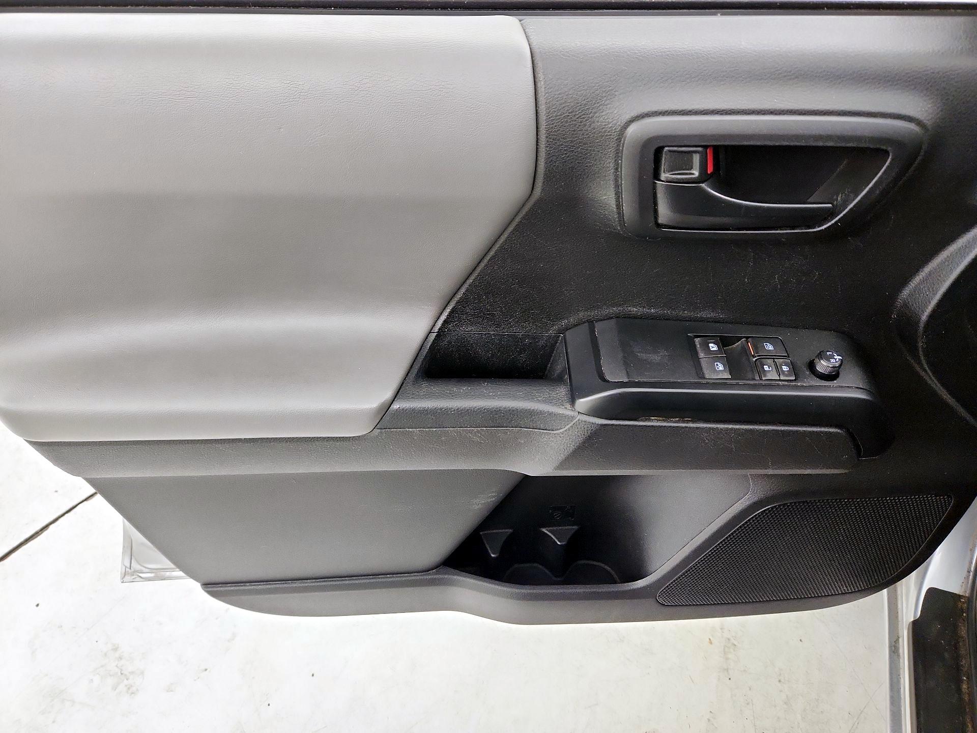 Thumbnail: 2022 Toyota Tacoma - 12