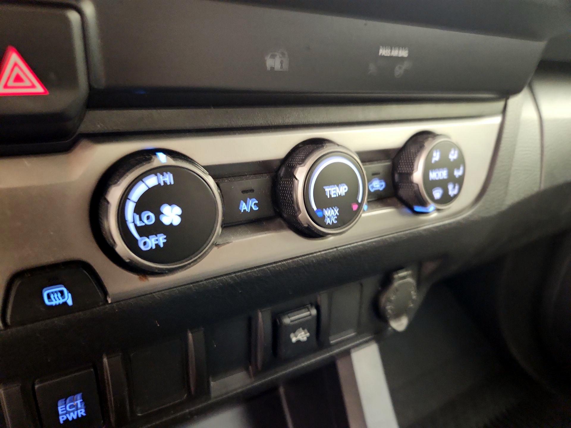 Thumbnail: 2022 Toyota Tacoma - 17