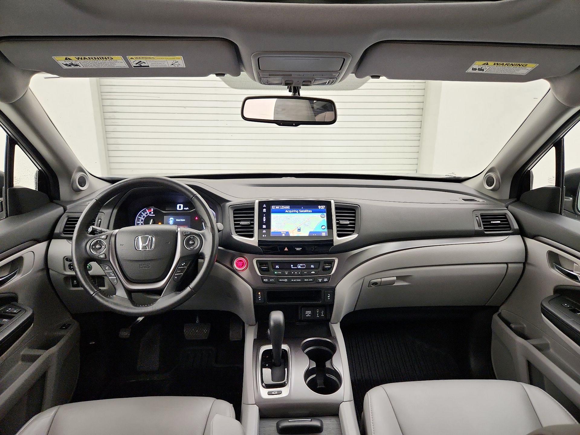 Thumbnail: 2017 Honda Pilot - 9