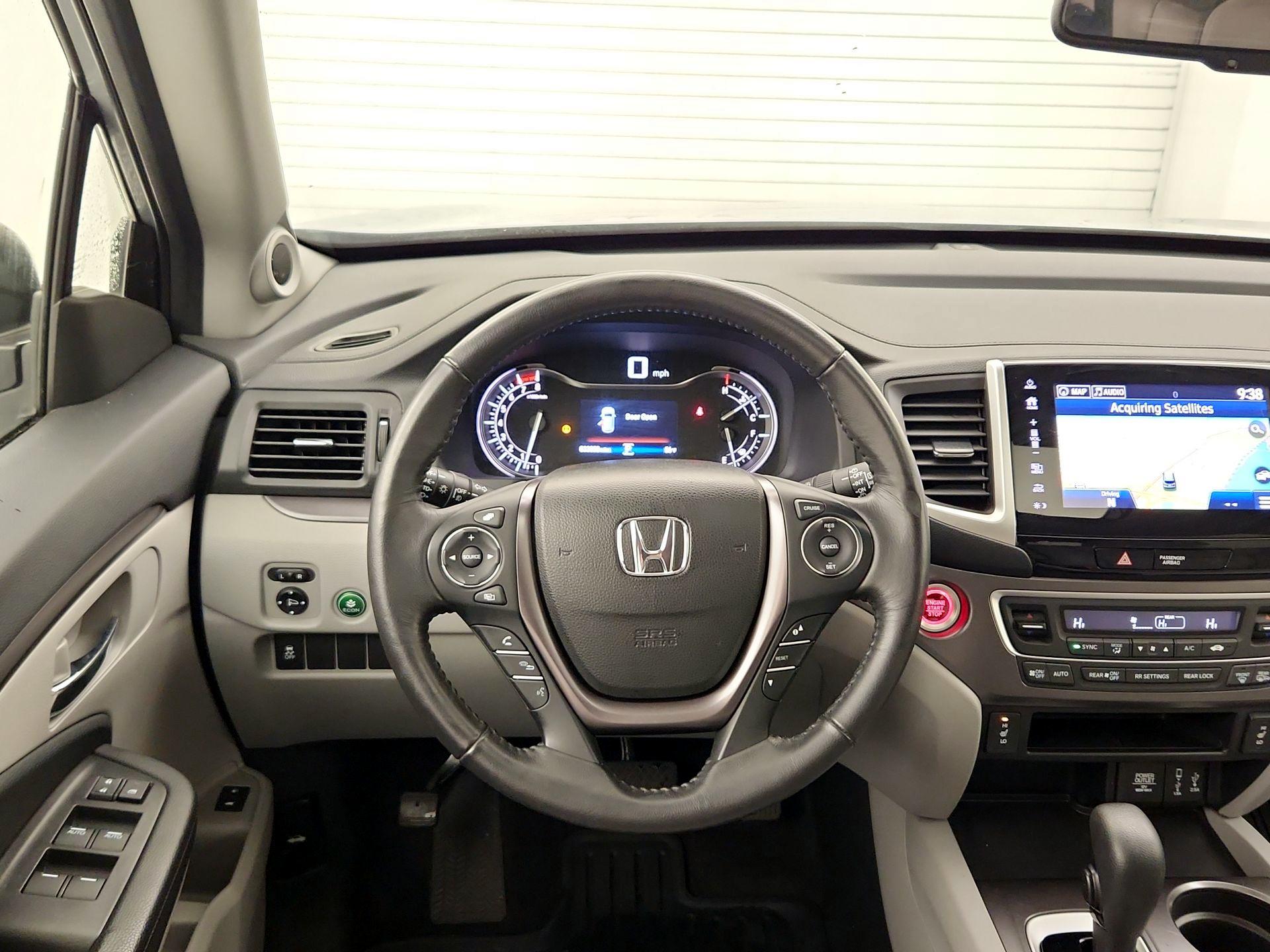 Thumbnail: 2017 Honda Pilot - 10