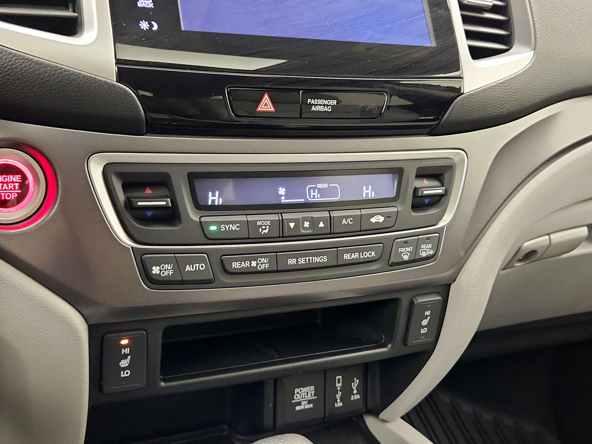 Thumbnail: 2017 Honda Pilot - 17