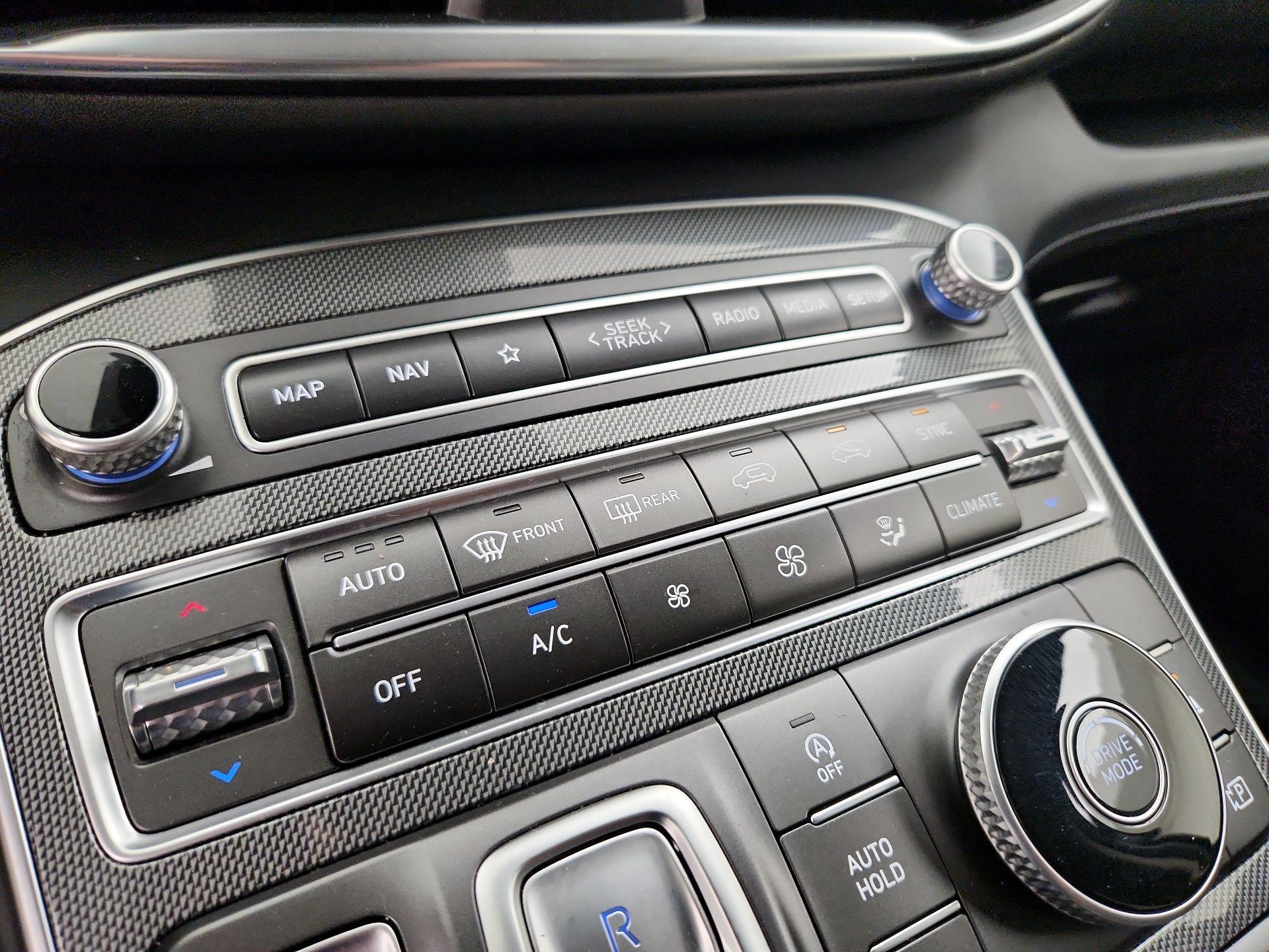 Thumbnail: 2022 Hyundai Santa Fe - 17