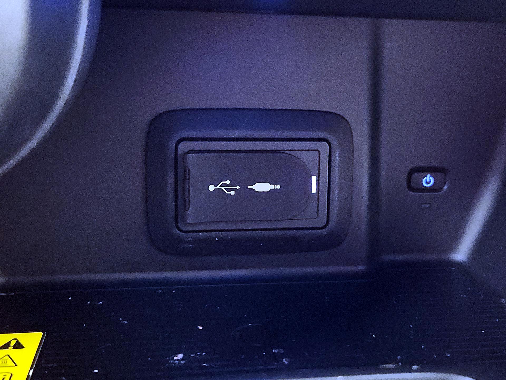 Thumbnail: 2022 Toyota Venza - 19