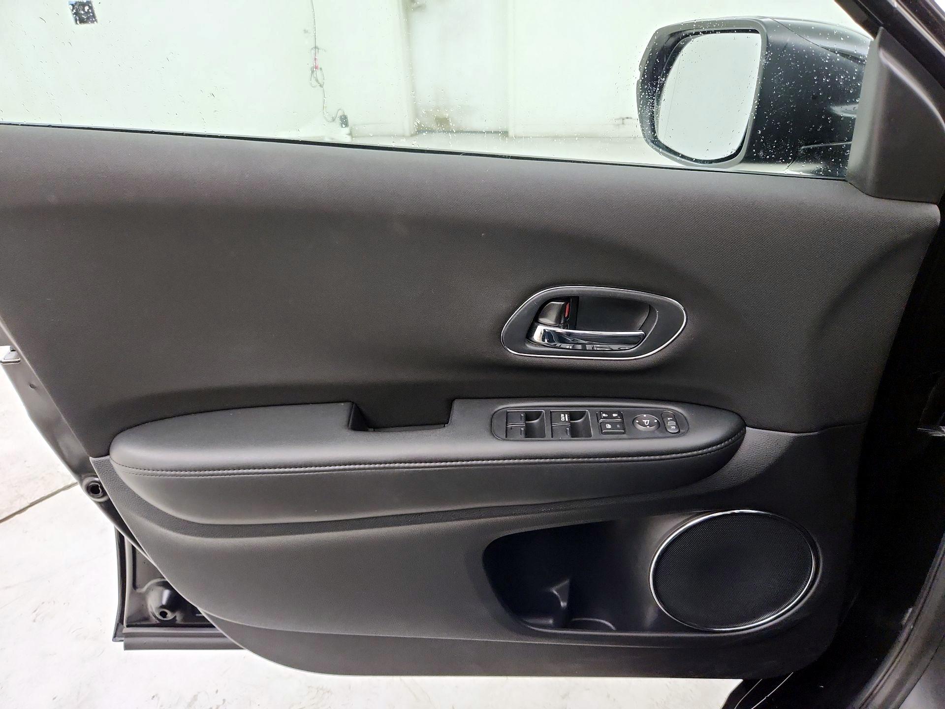 Thumbnail: 2016 Honda HR-V - 12