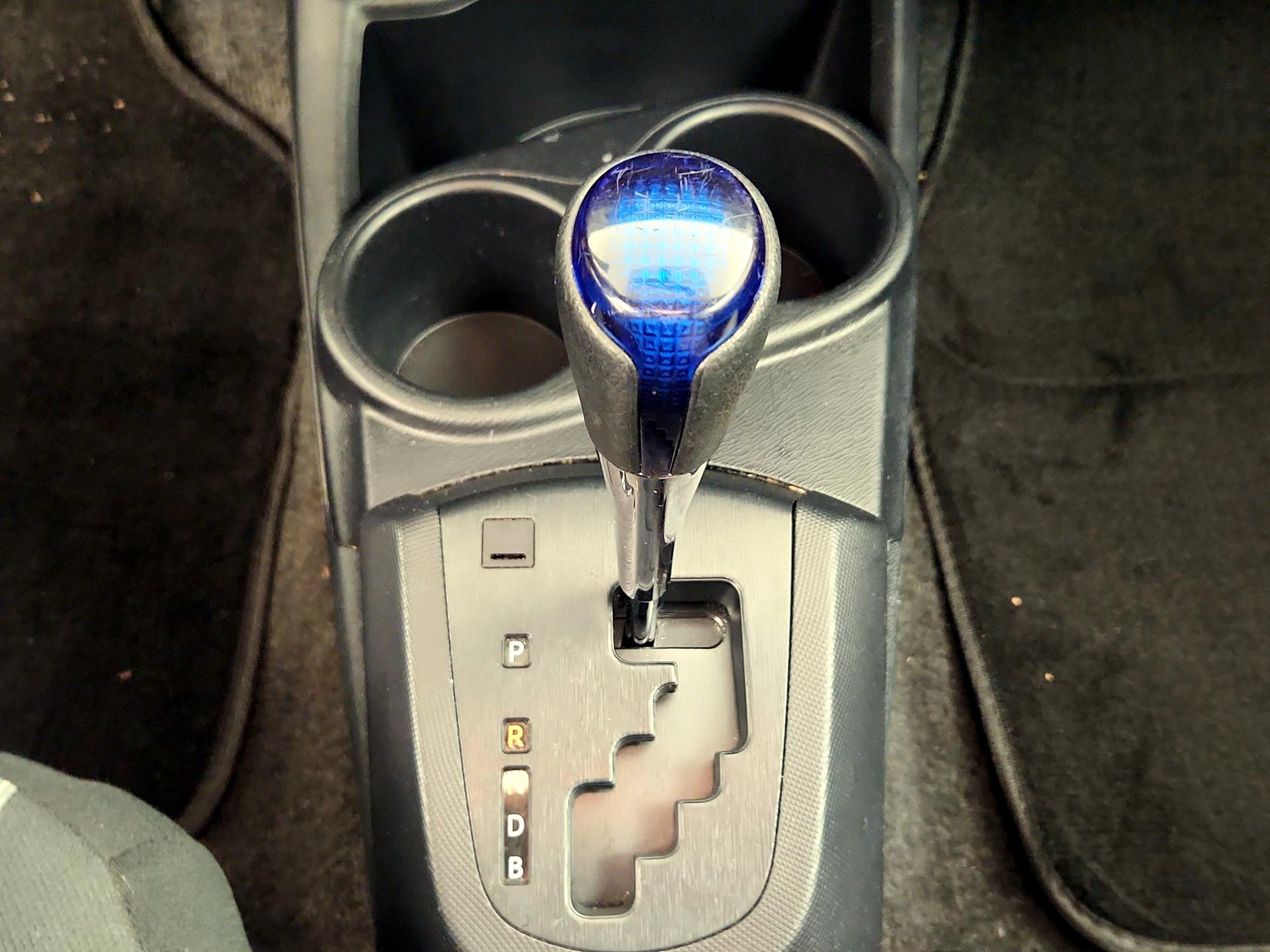 Thumbnail: 2015 Toyota Prius c - 17