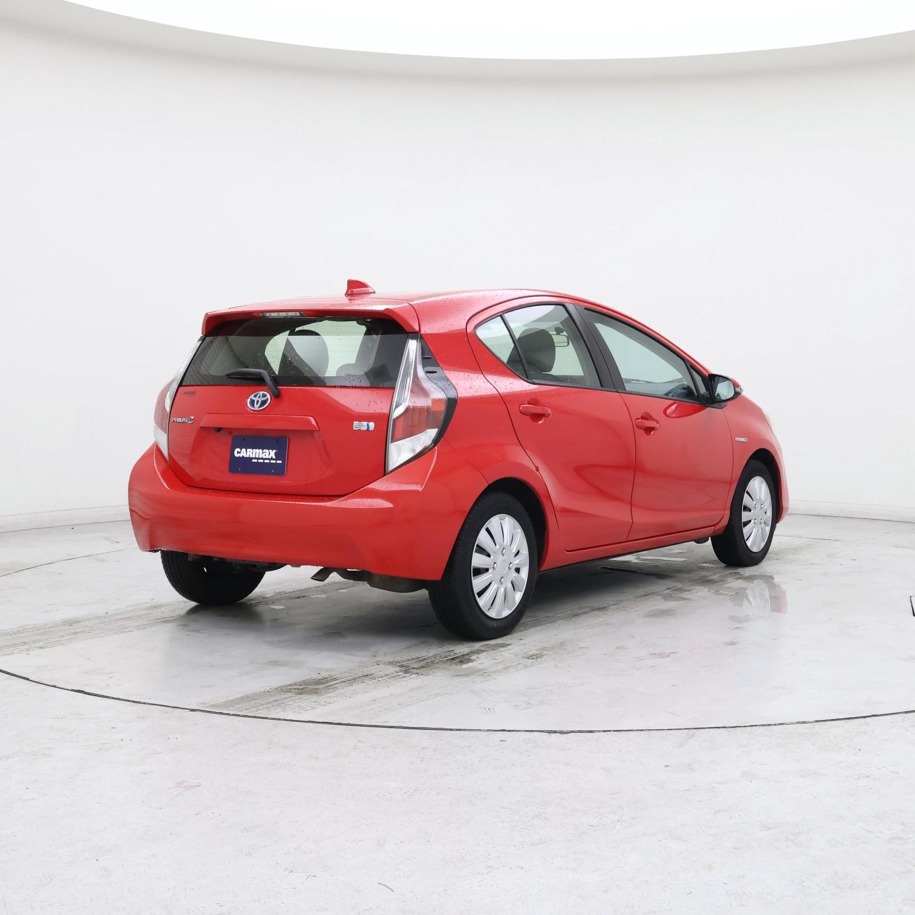 Thumbnail: 2015 Toyota Prius c - 8