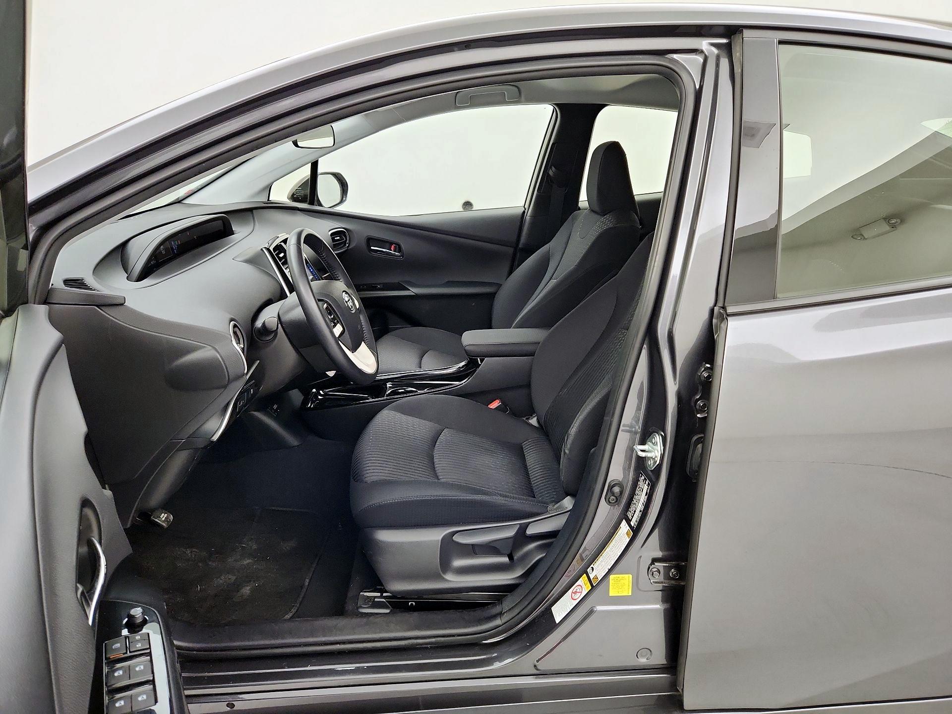 Thumbnail: 2018 Toyota Prius Prime - 11