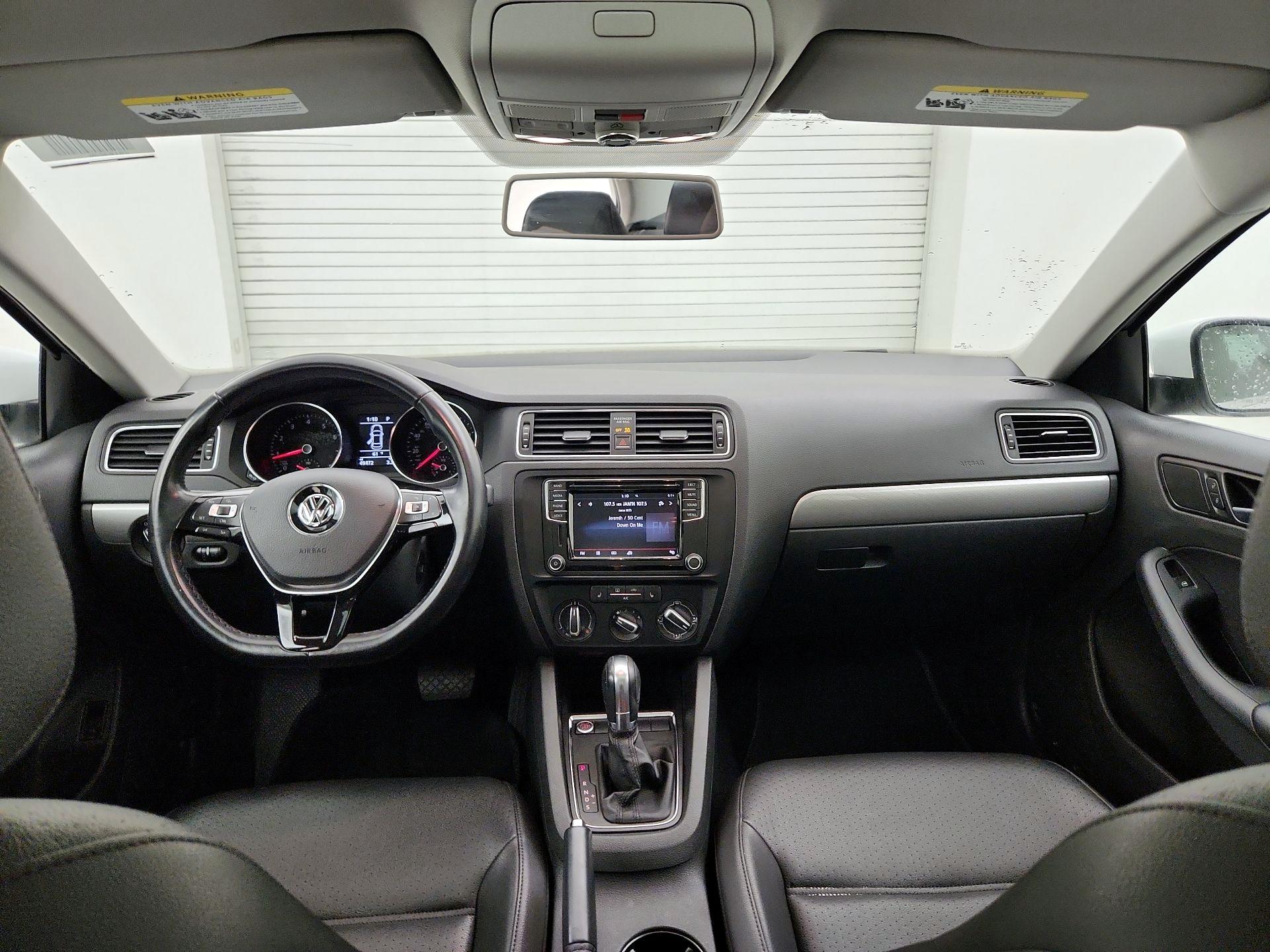 Thumbnail: 2017 Volkswagen Jetta - 9