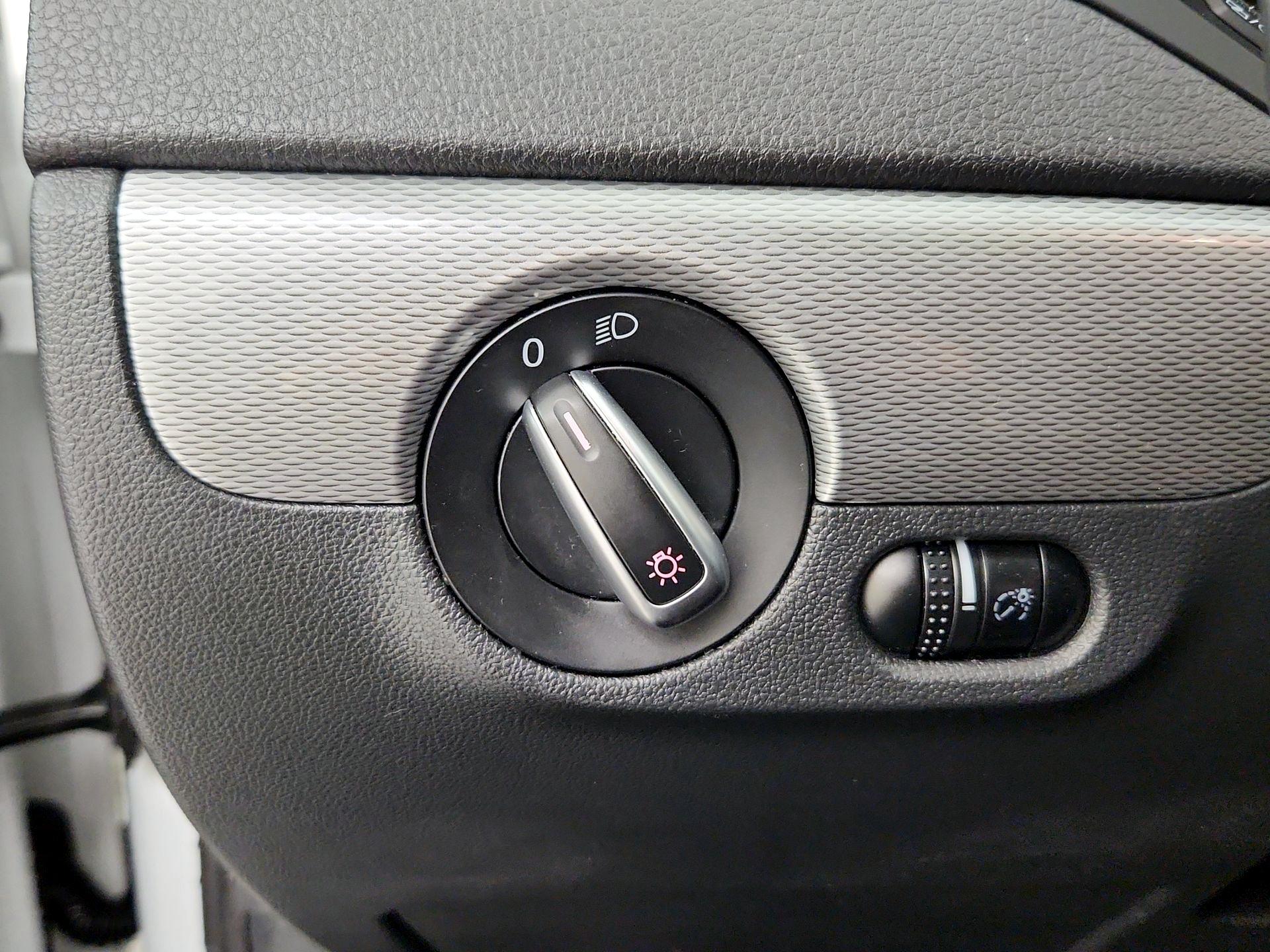 Thumbnail: 2017 Volkswagen Jetta - 13