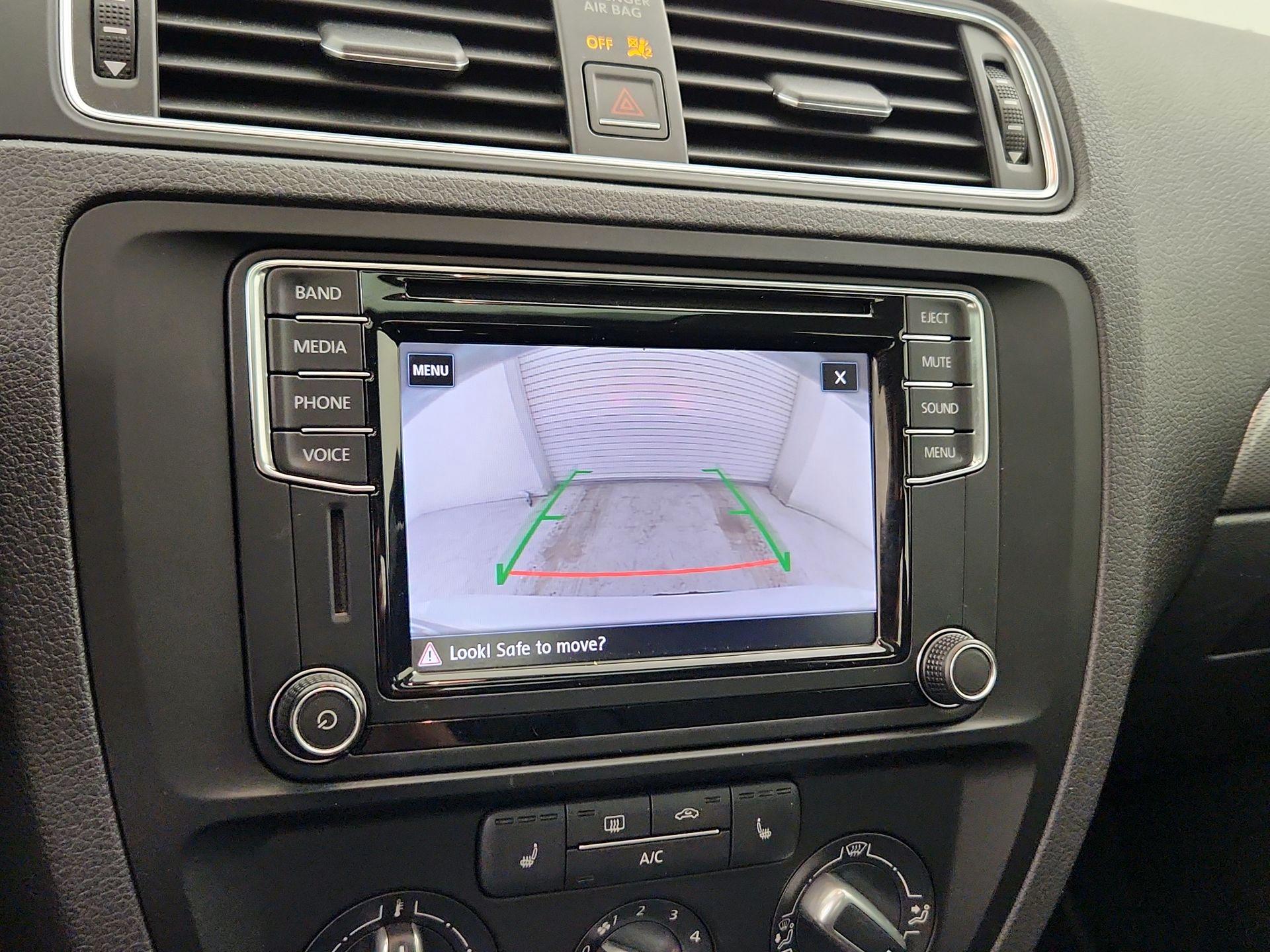 Thumbnail: 2017 Volkswagen Jetta - 14