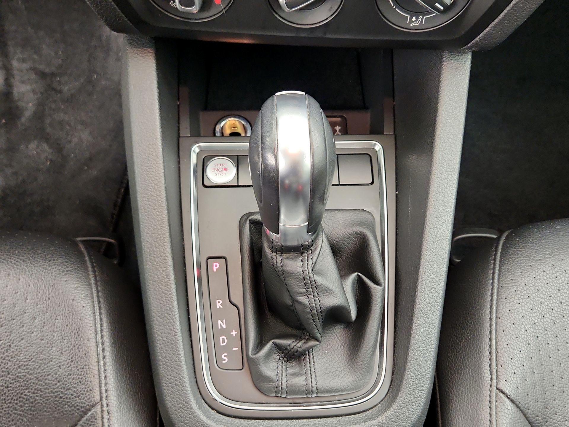 Thumbnail: 2017 Volkswagen Jetta - 17