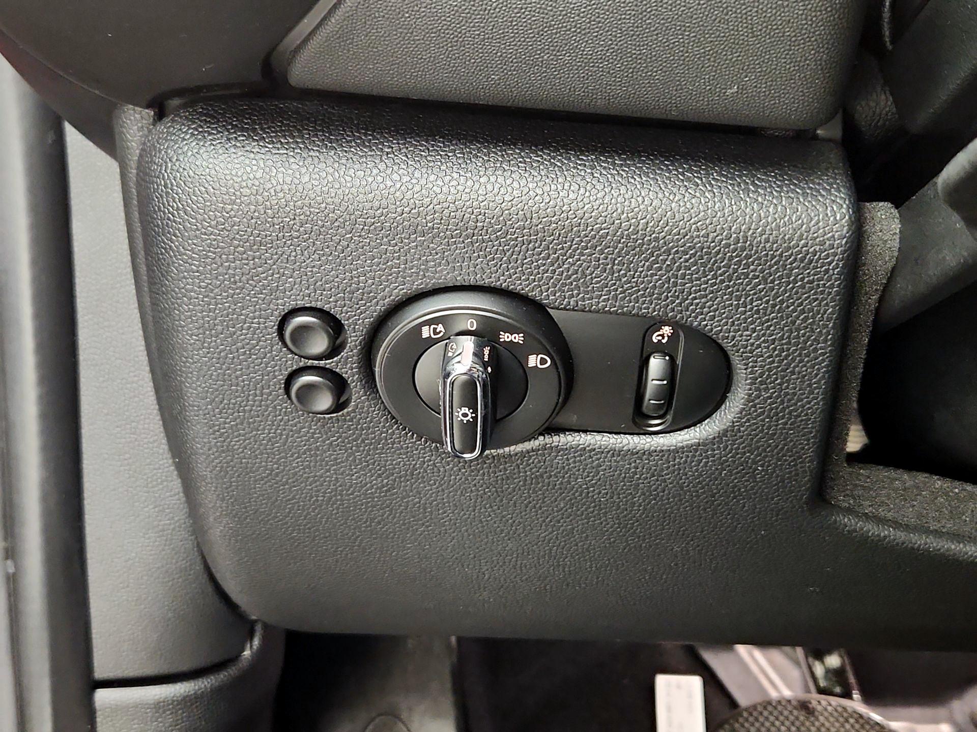 Thumbnail: 2018 MINI Cooper Hardtop - 13