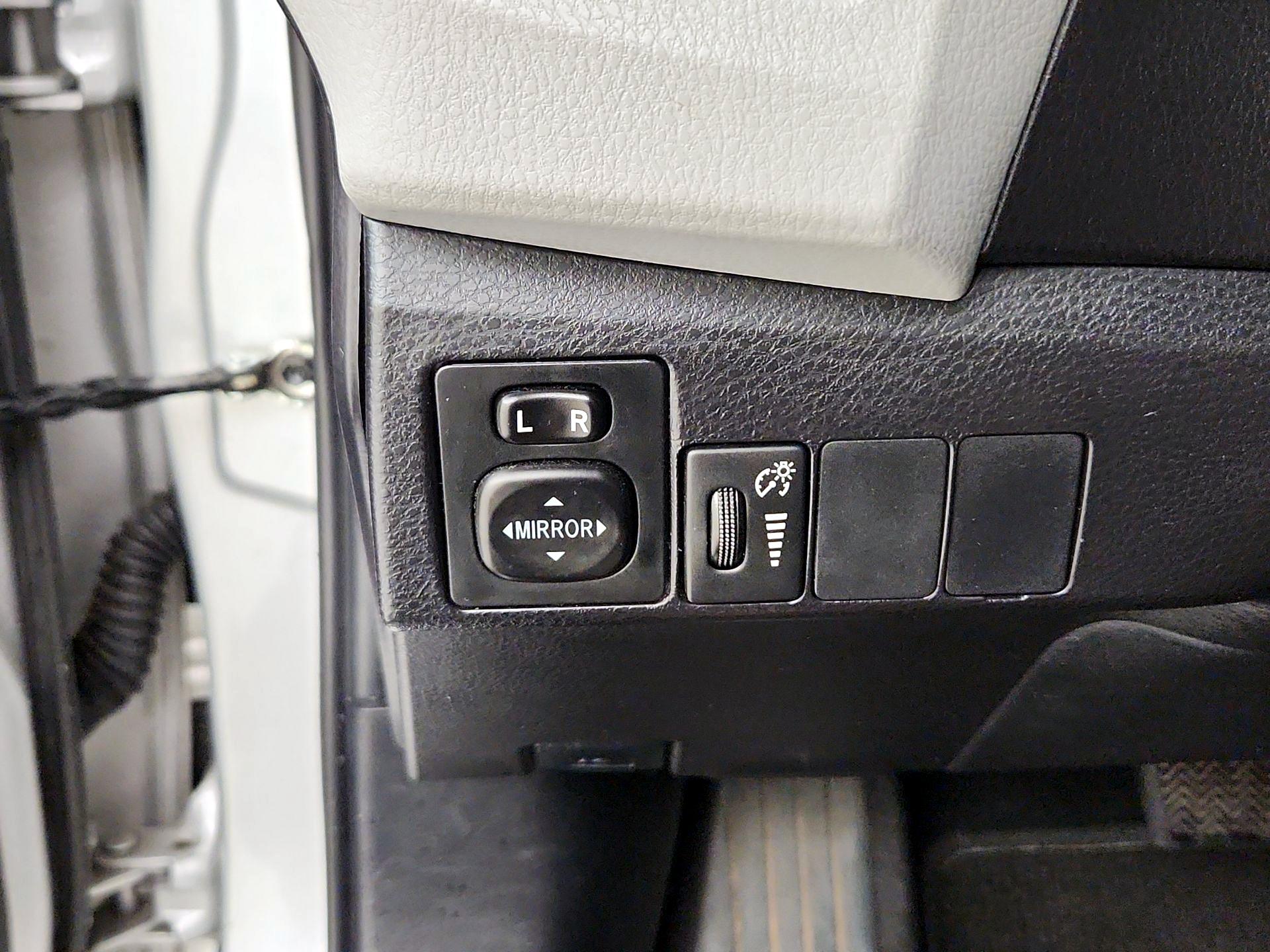 Thumbnail: 2015 Toyota Corolla - 13