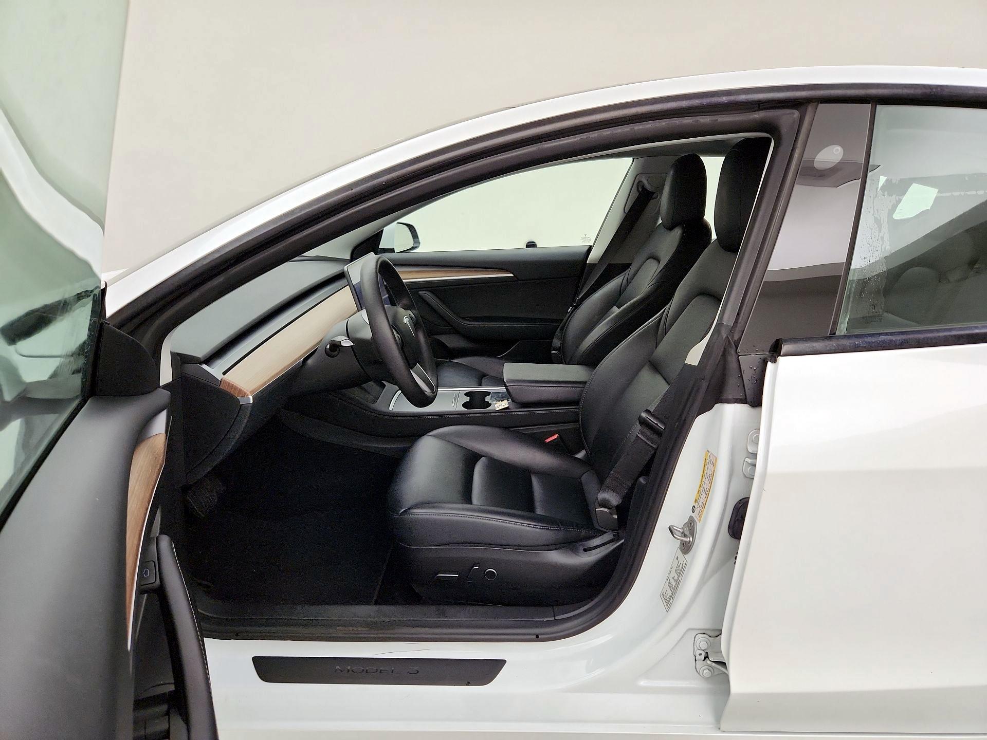 Thumbnail: 2022 Tesla Model 3 - 11