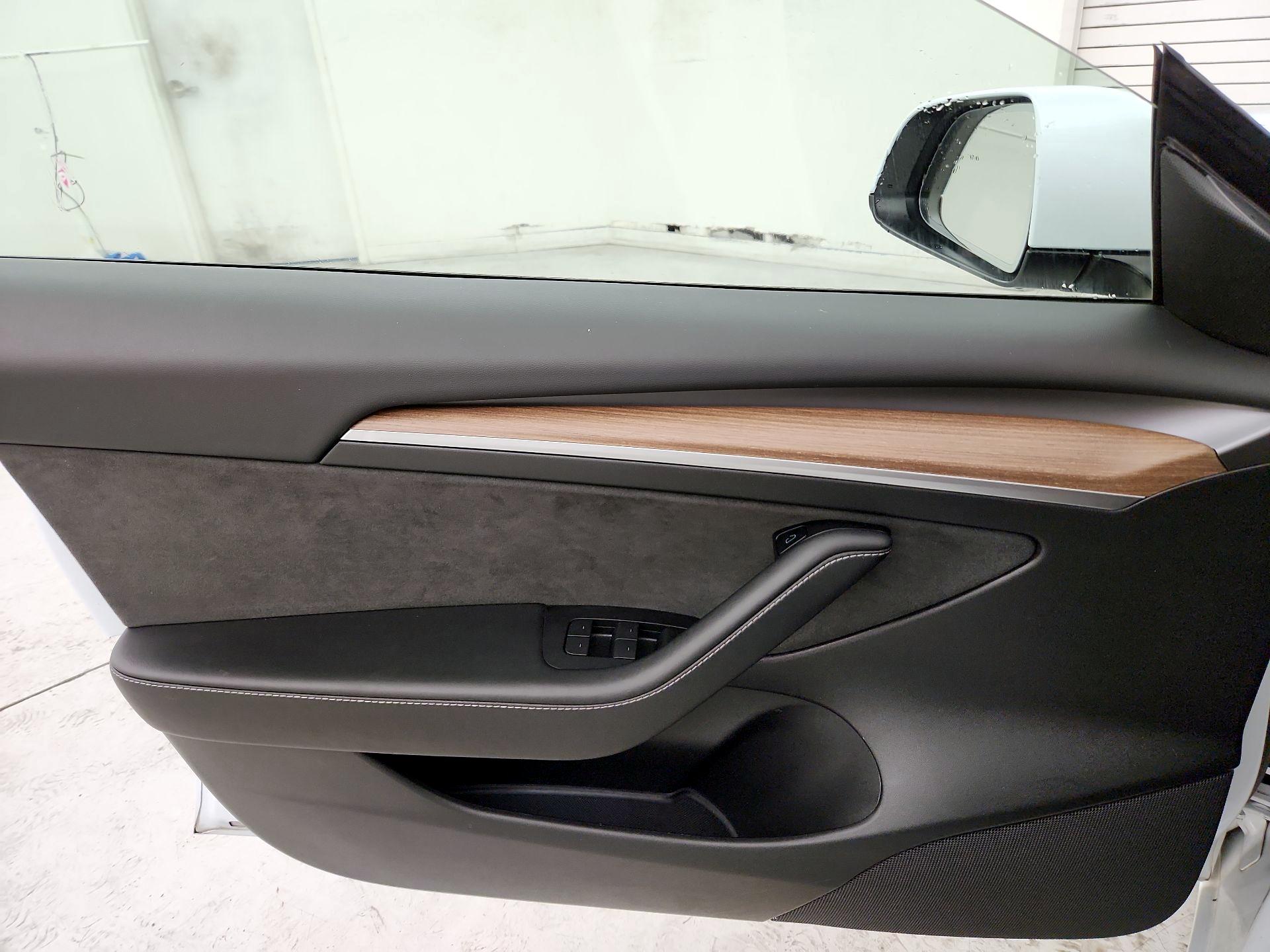 Thumbnail: 2022 Tesla Model 3 - 12