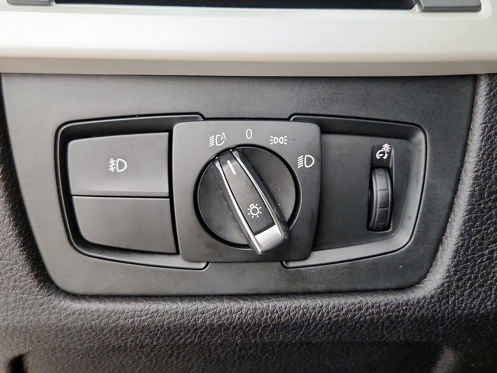 2017 BMW 3 Series 320i - Photo 14