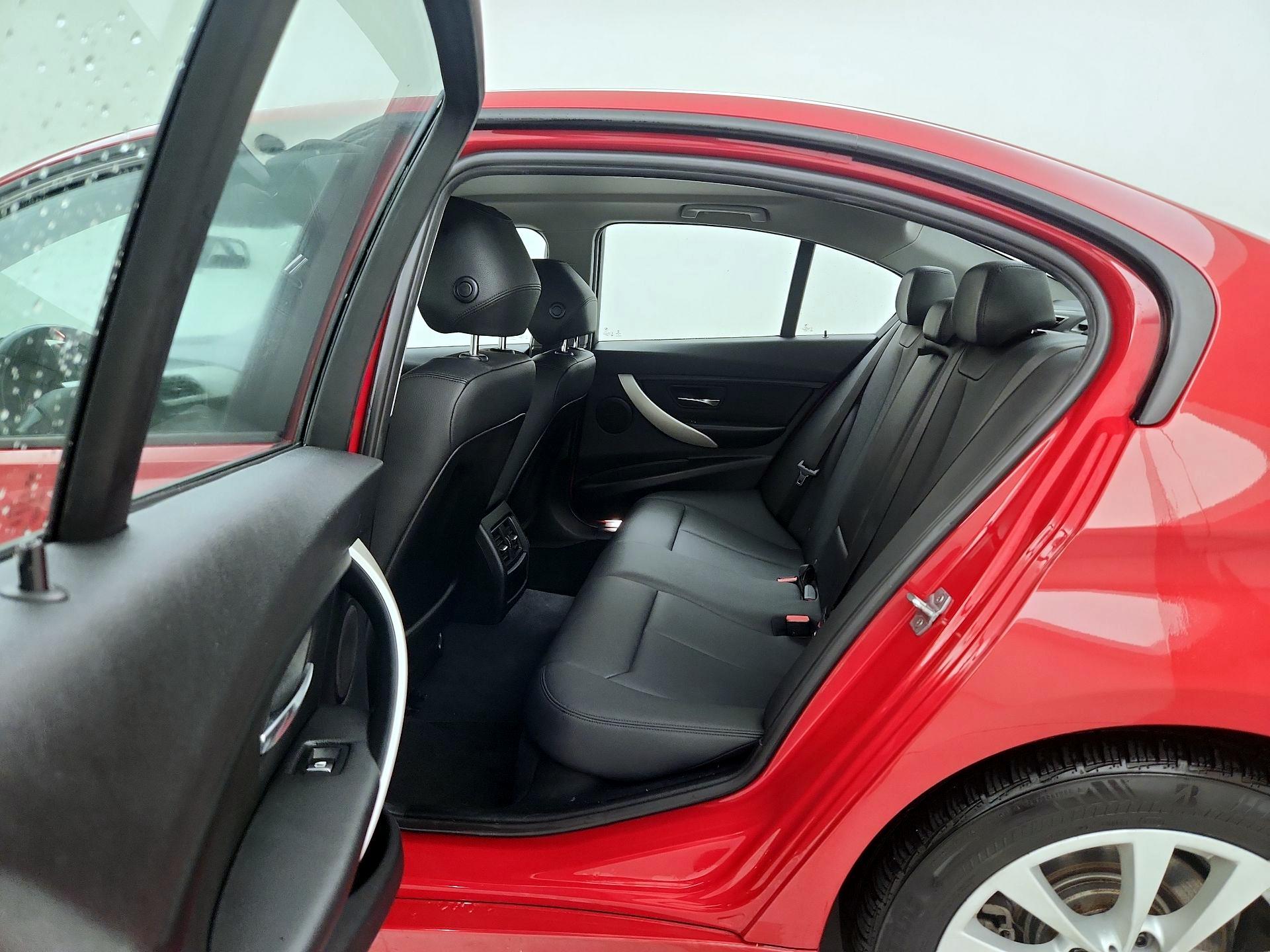 Thumbnail: 2017 BMW 3 Series - 19