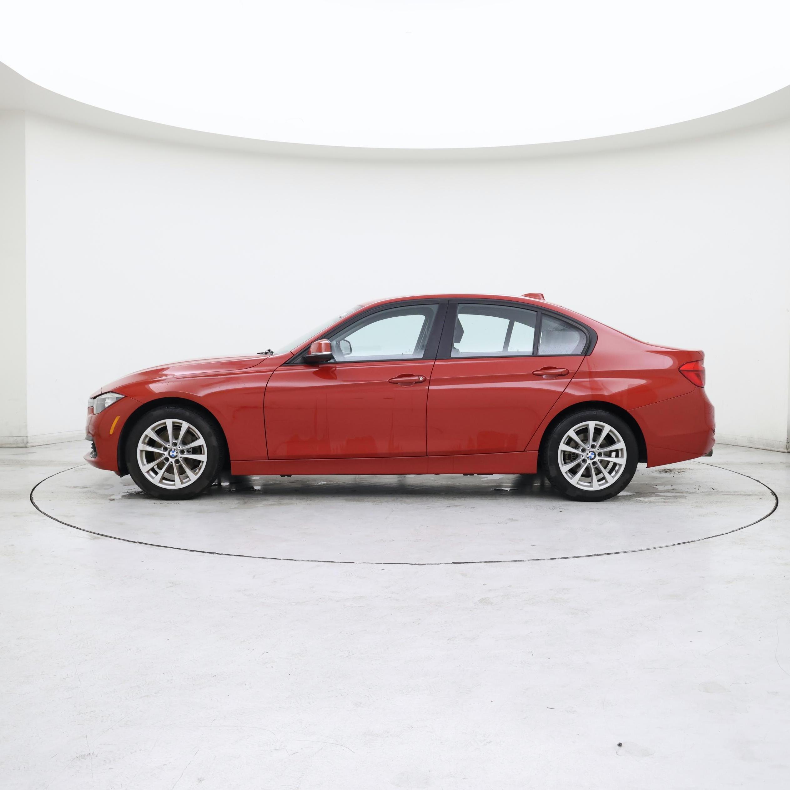 Thumbnail: 2017 BMW 3 Series - 3