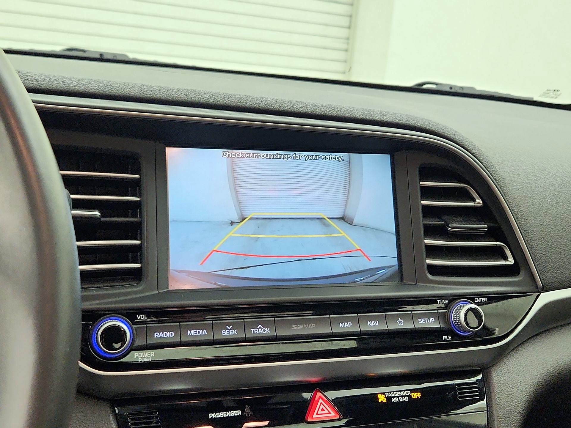 Thumbnail: 2020 Hyundai Elantra - 15