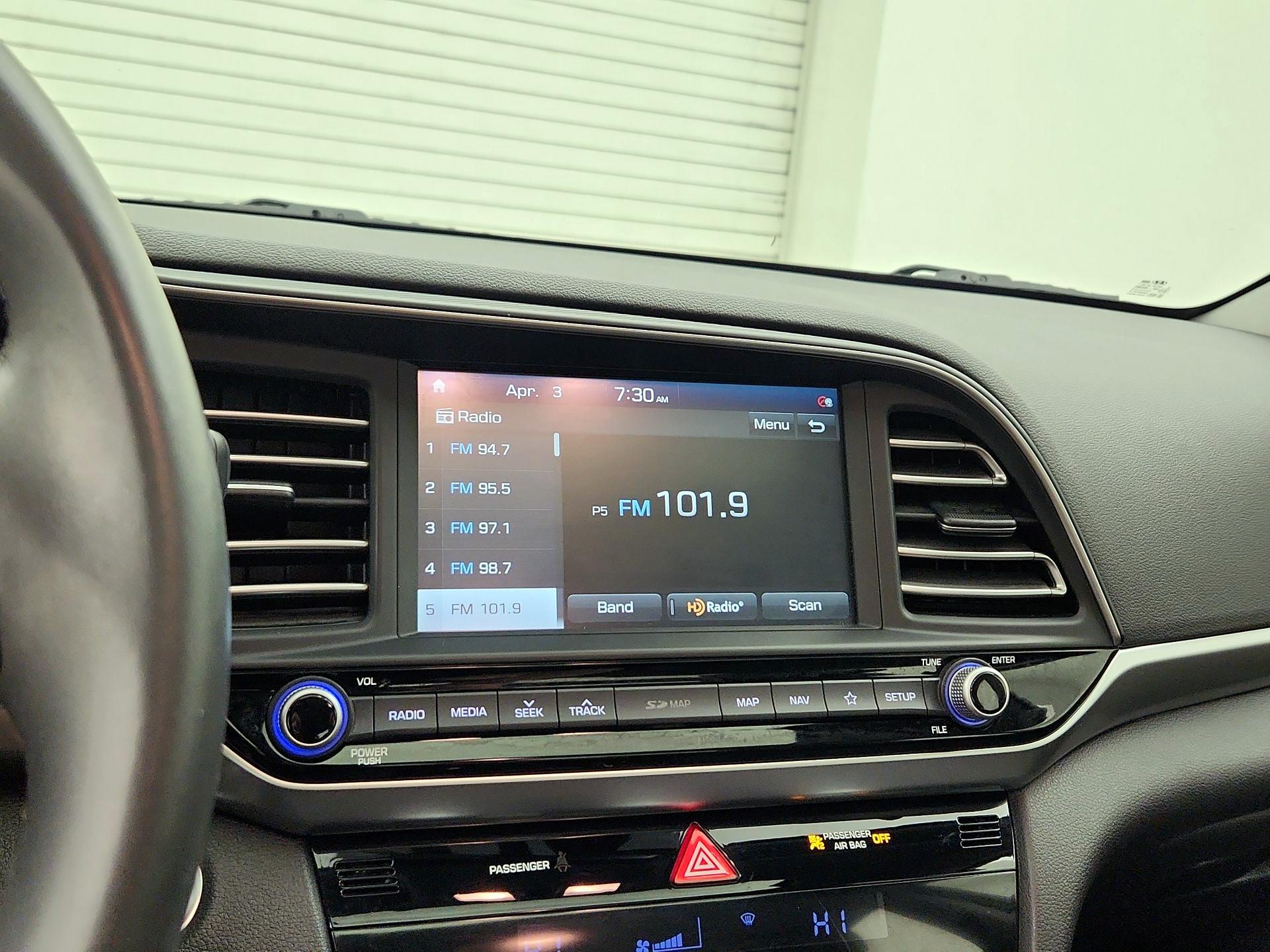 Thumbnail: 2020 Hyundai Elantra - 16