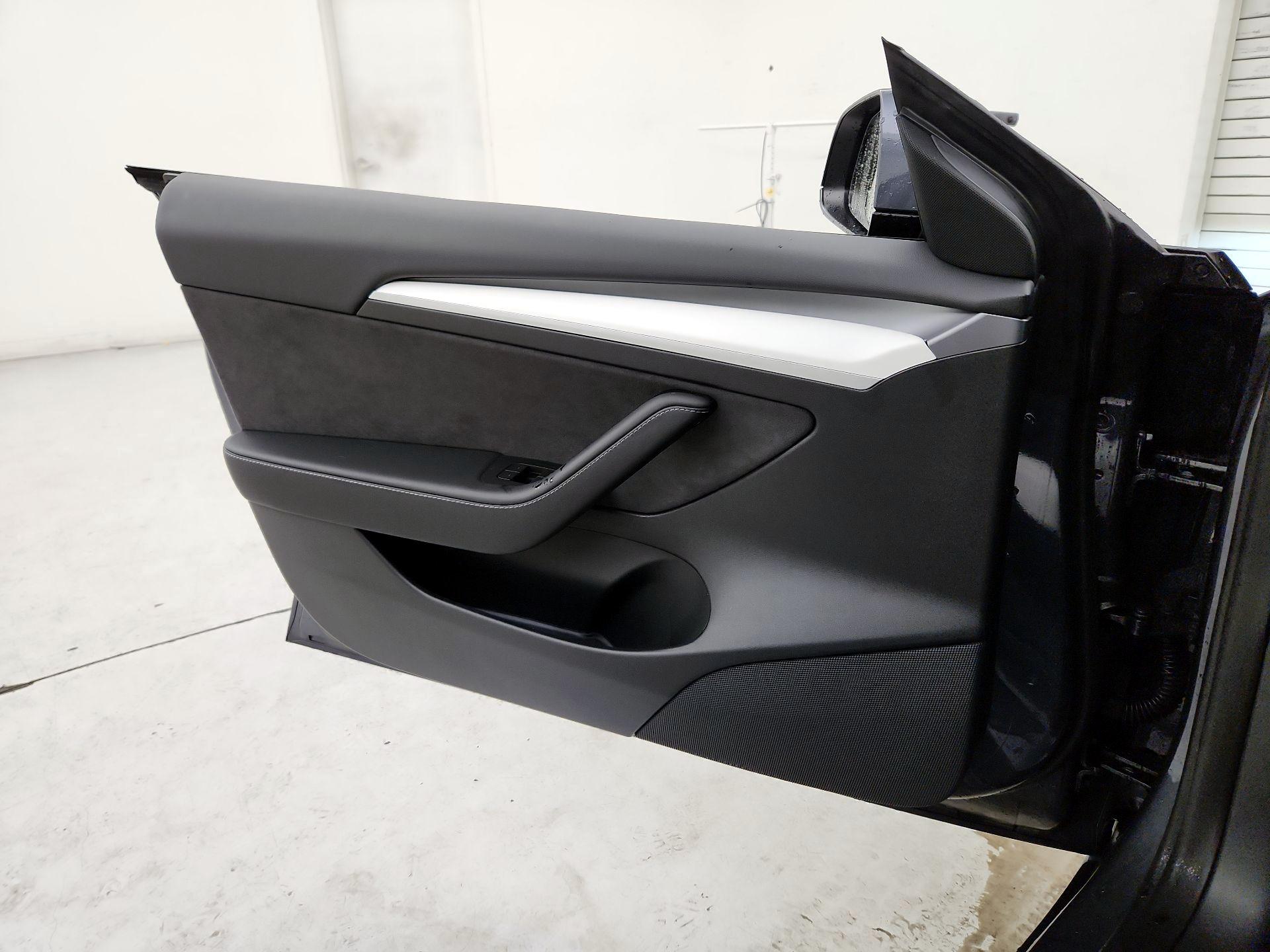 Thumbnail: 2022 Tesla Model 3 - 12