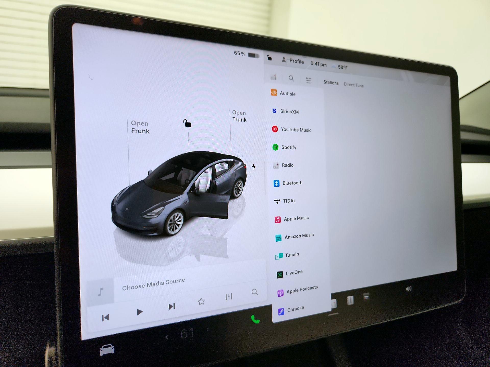 Thumbnail: 2022 Tesla Model 3 - 15