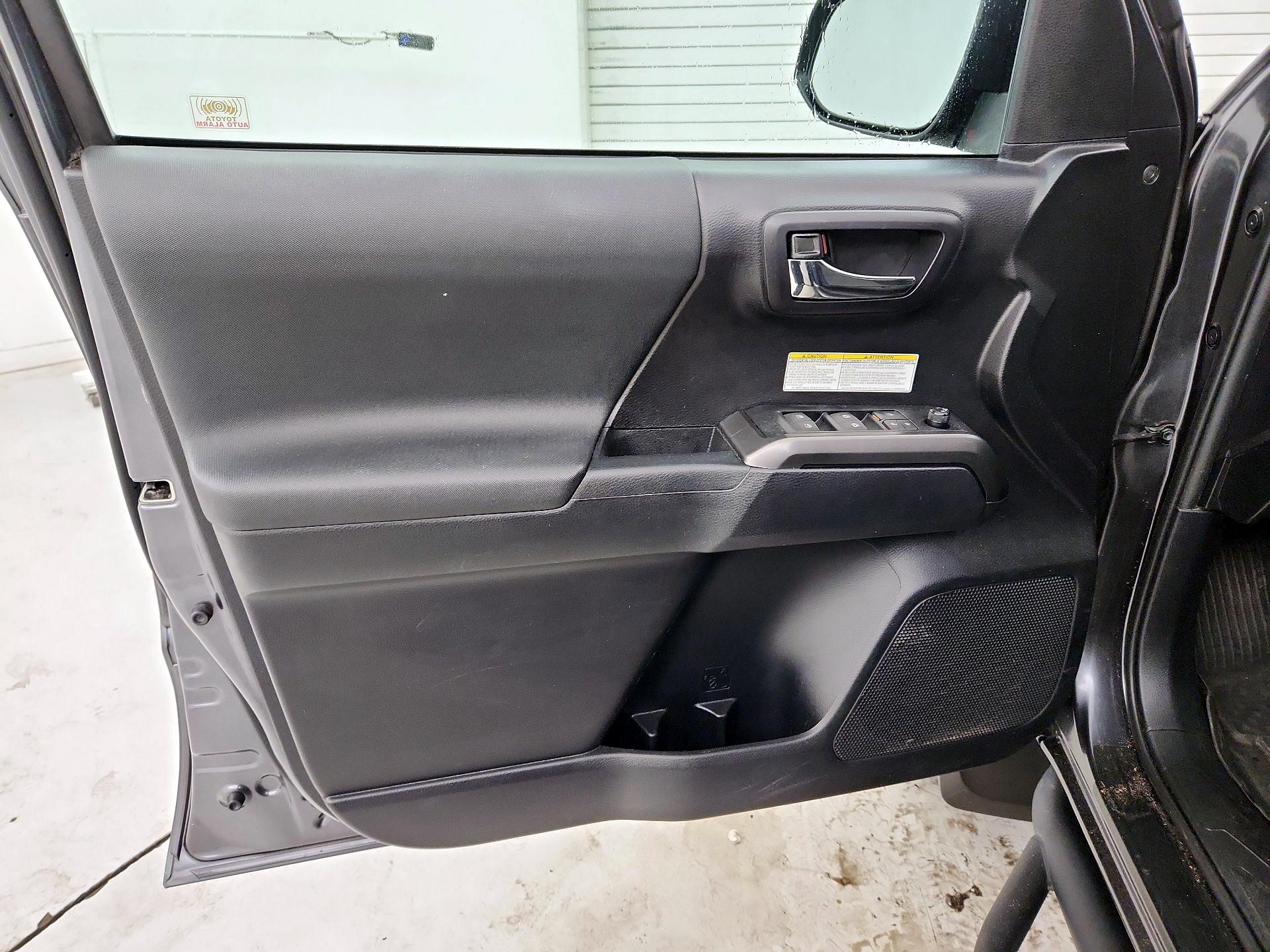 Thumbnail: 2020 Toyota Tacoma - 12