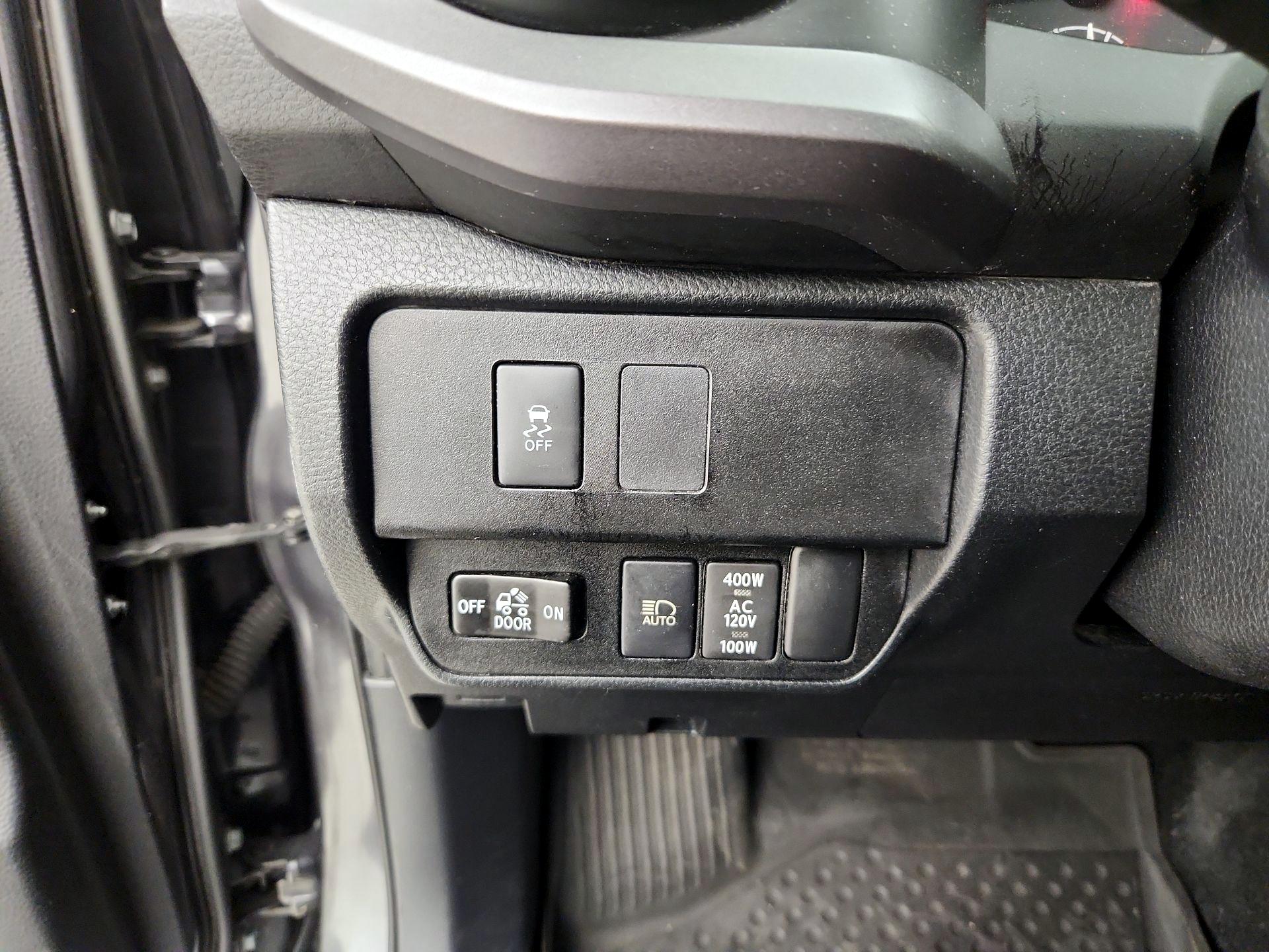 Thumbnail: 2020 Toyota Tacoma - 13