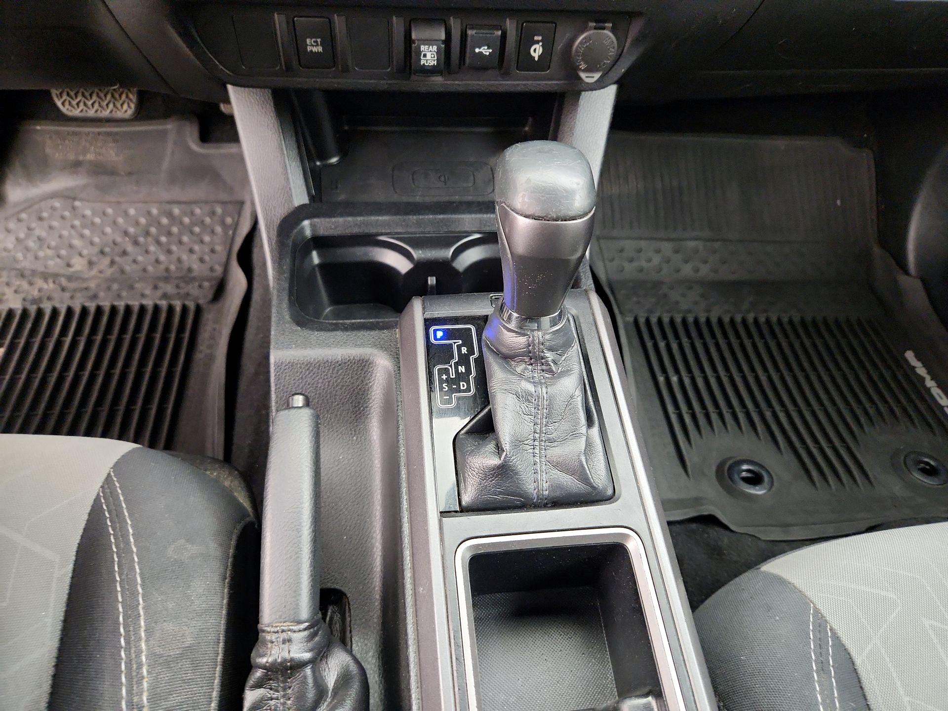 Thumbnail: 2020 Toyota Tacoma - 17