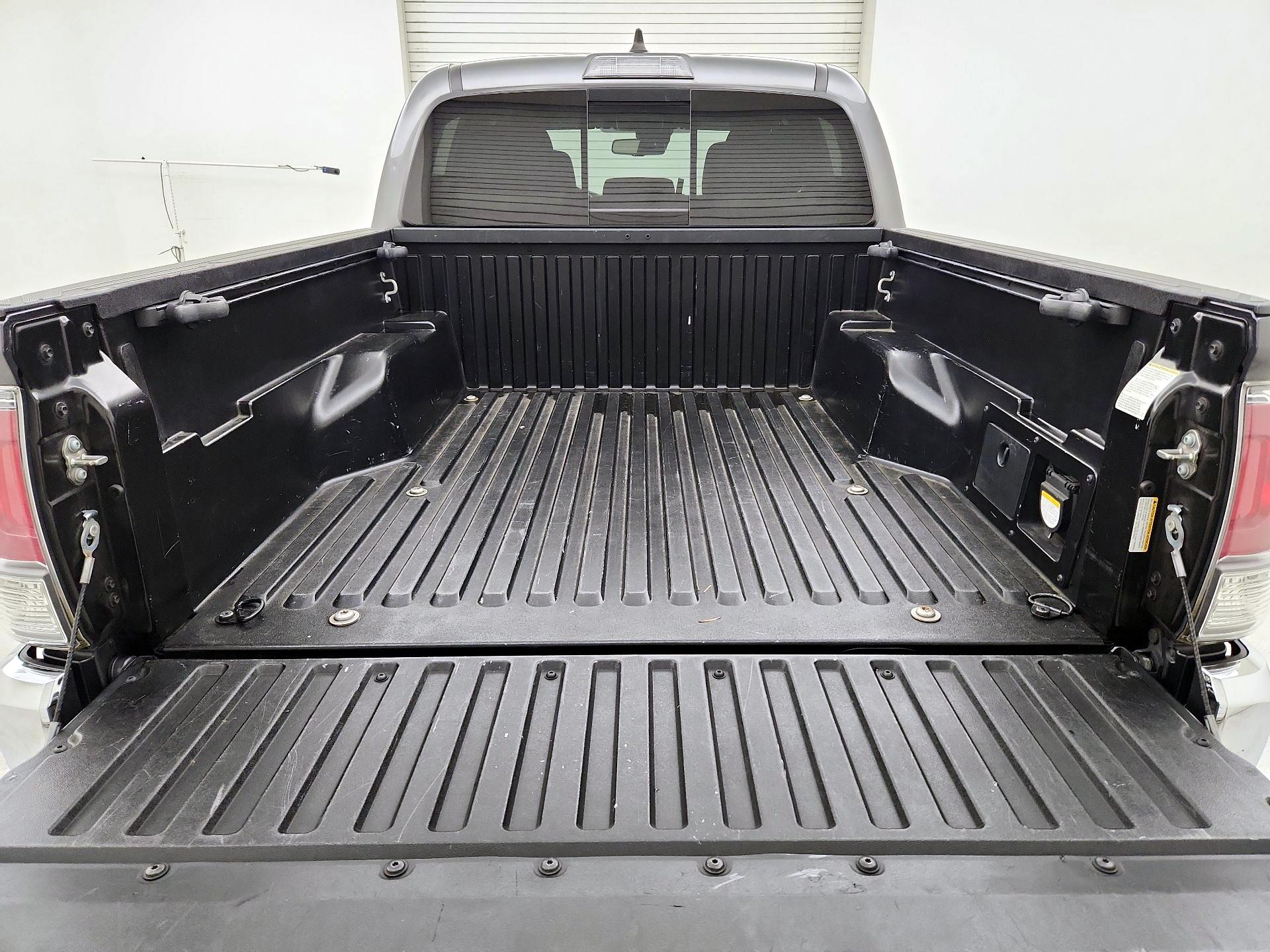 Thumbnail: 2020 Toyota Tacoma - 20