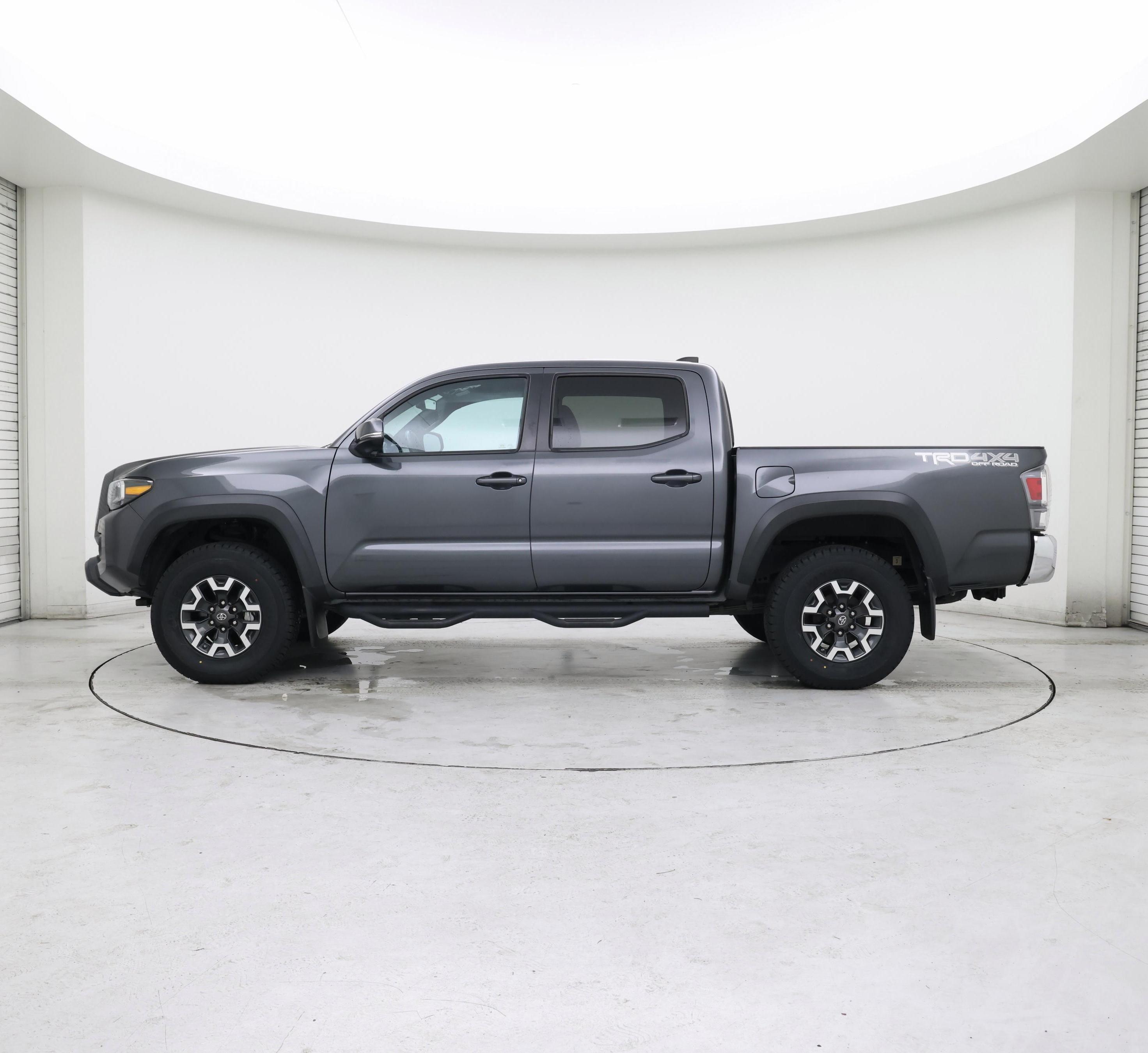Thumbnail: 2020 Toyota Tacoma - 3