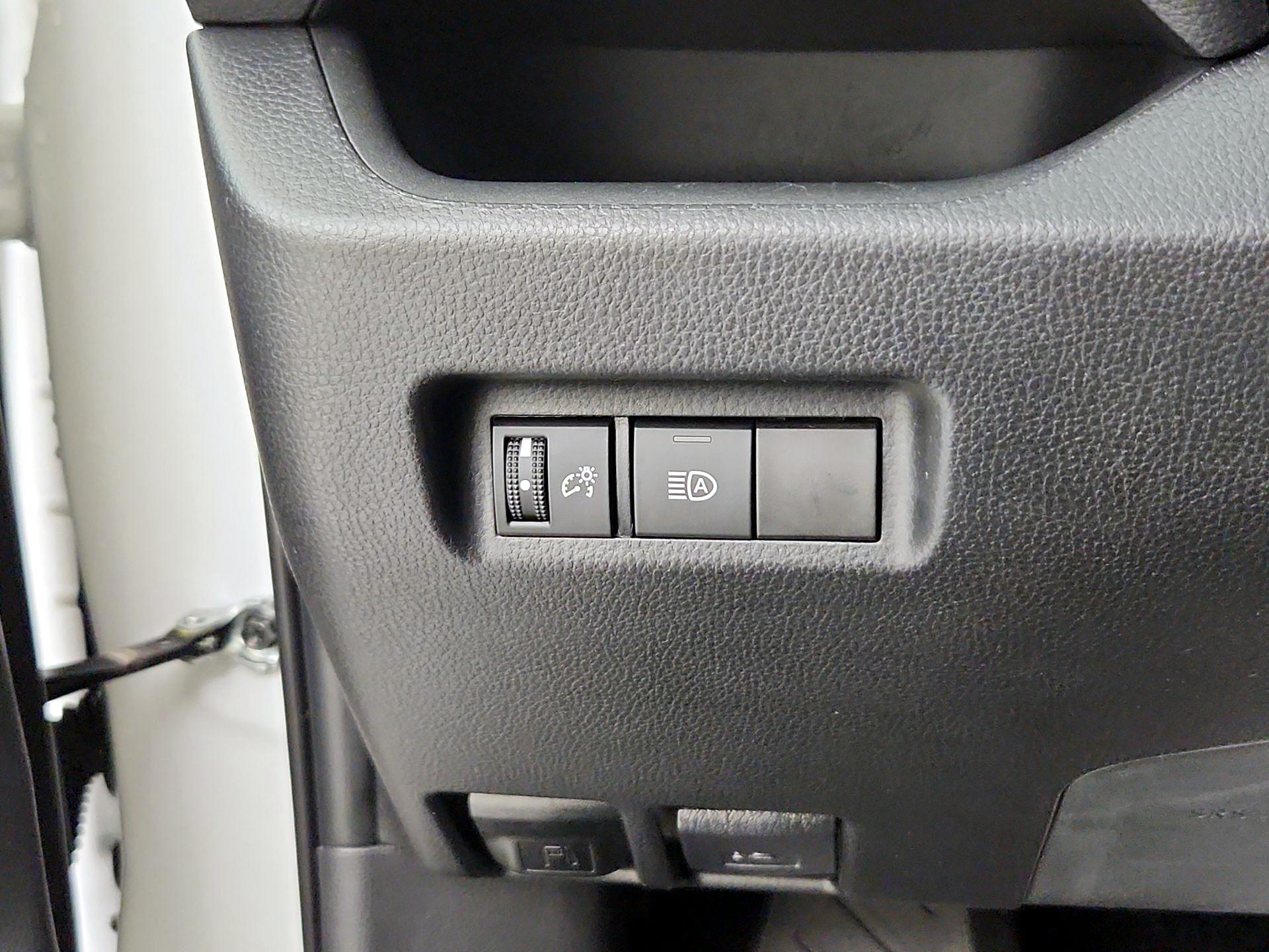 Thumbnail: 2022 Toyota RAV4 - 13