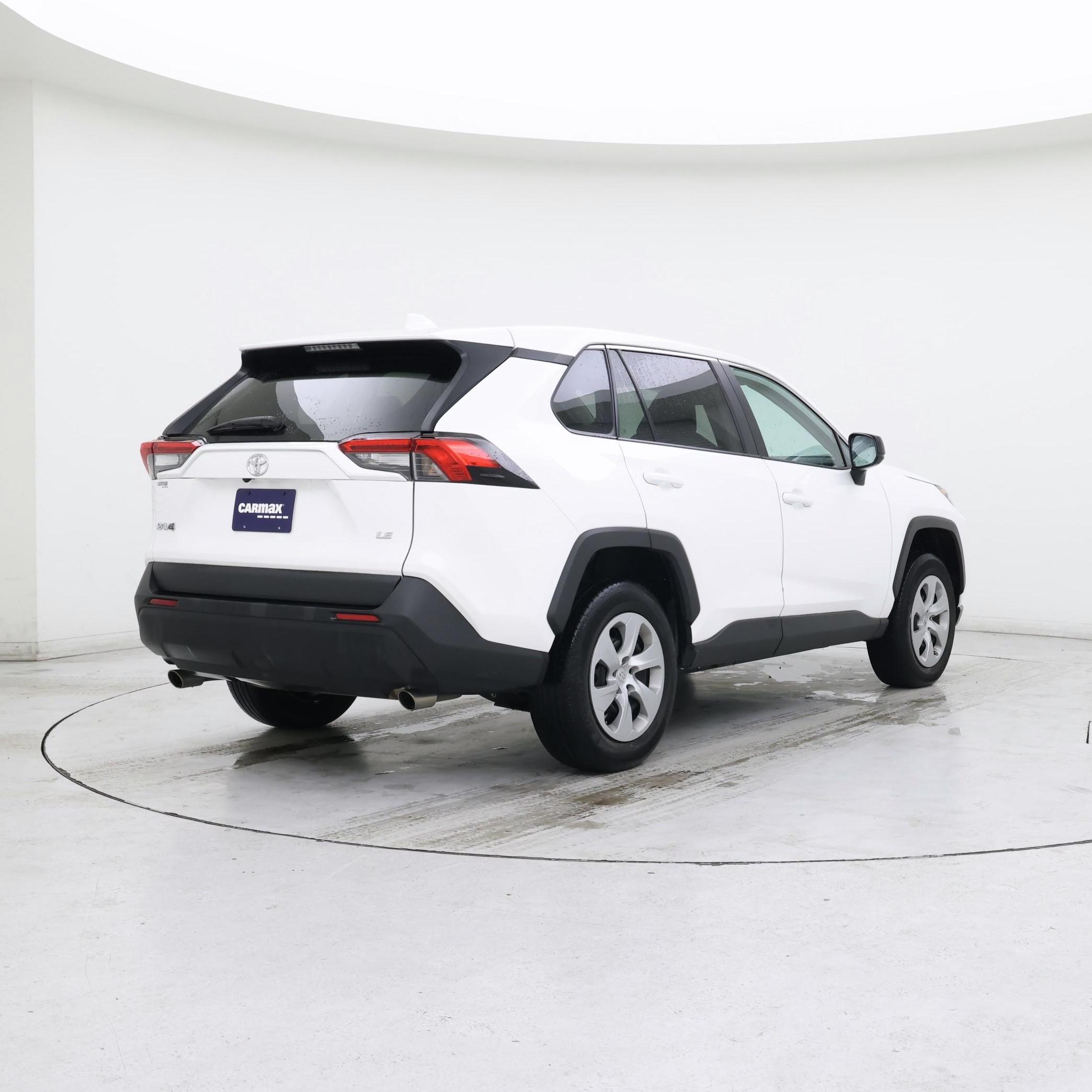 Thumbnail: 2022 Toyota RAV4 - 8