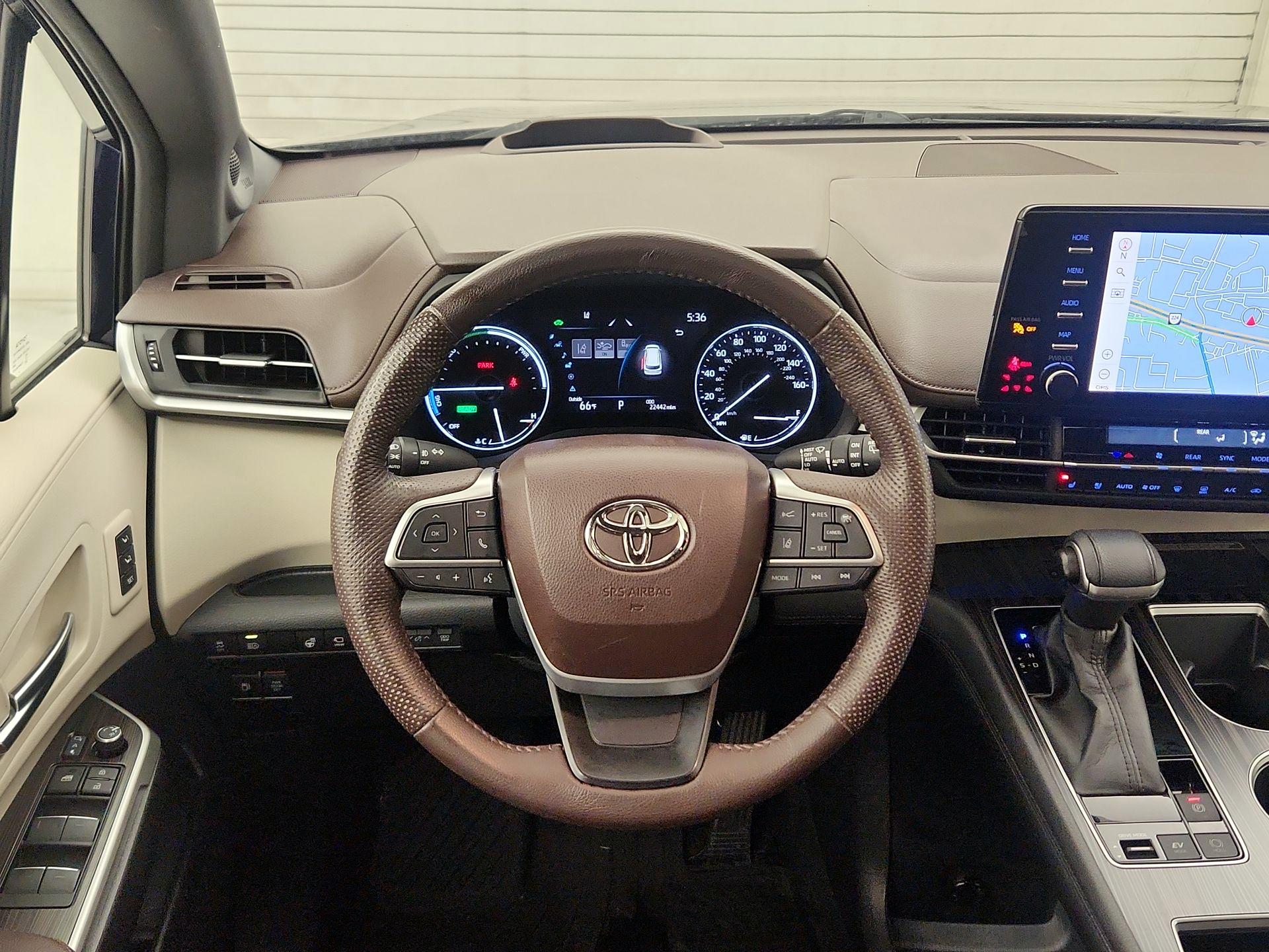 Thumbnail: 2022 Toyota Sienna - 10