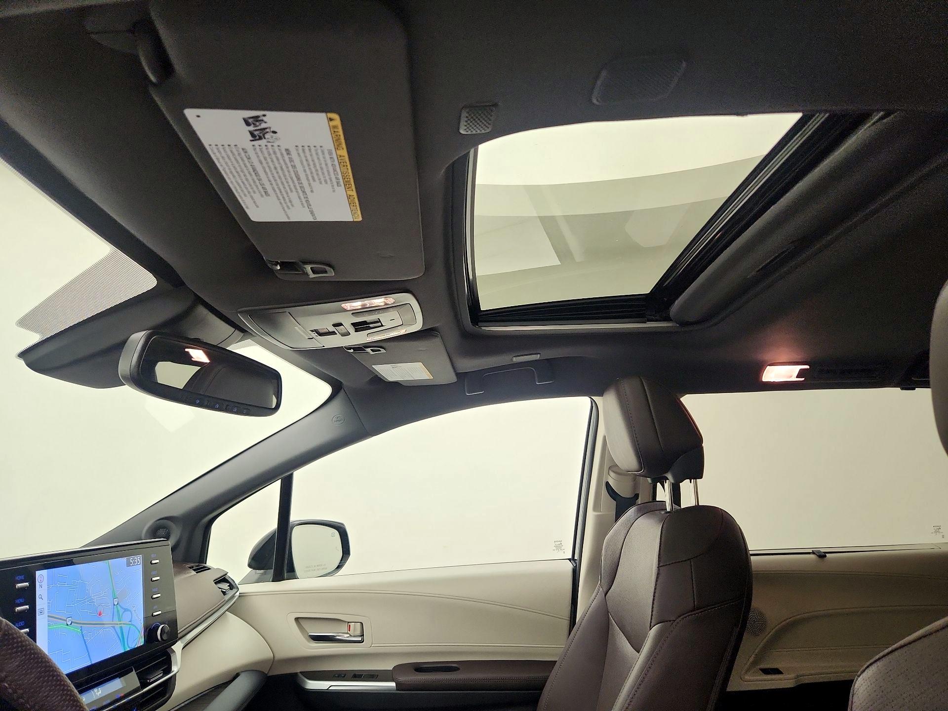 Thumbnail: 2022 Toyota Sienna - 20