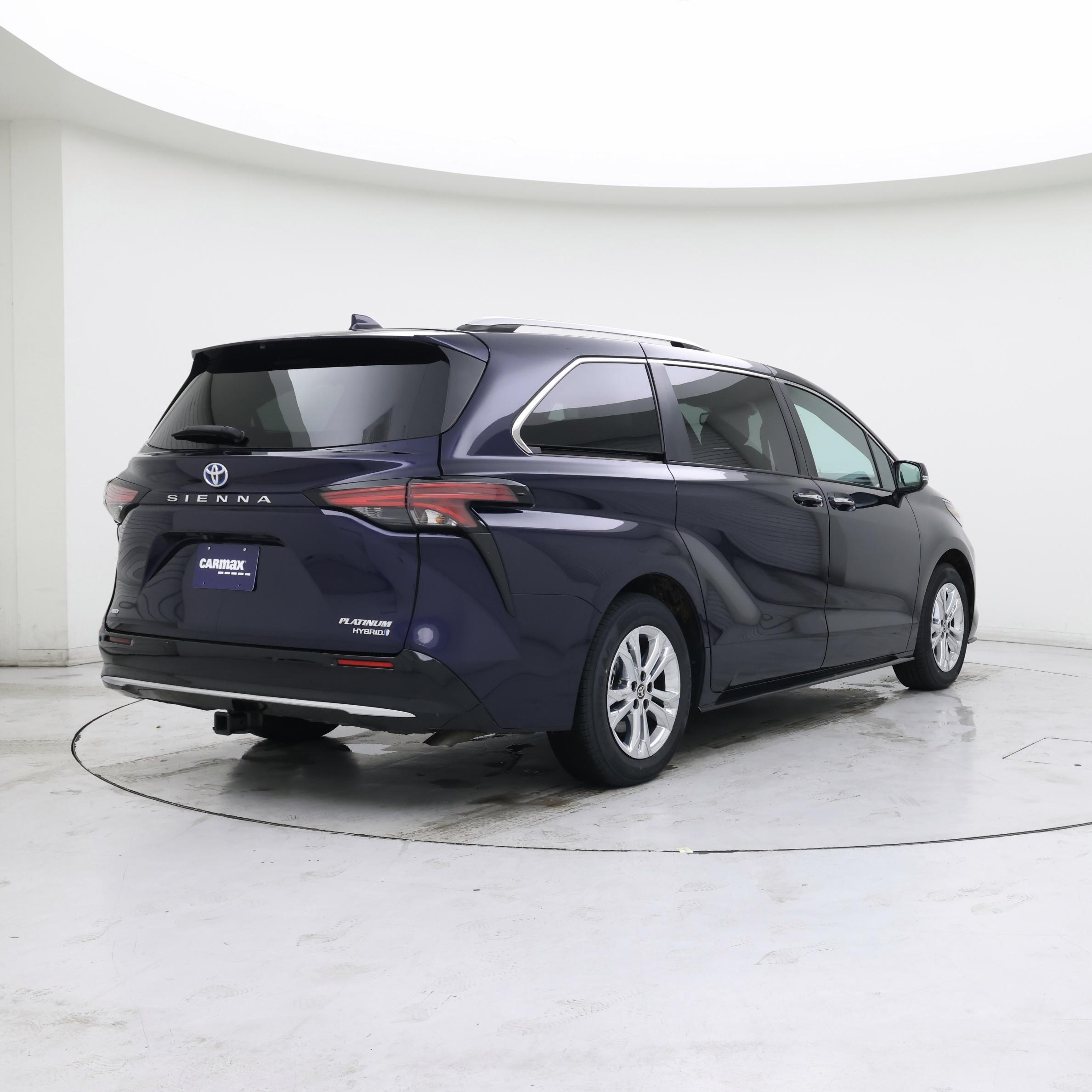 Thumbnail: 2022 Toyota Sienna - 8