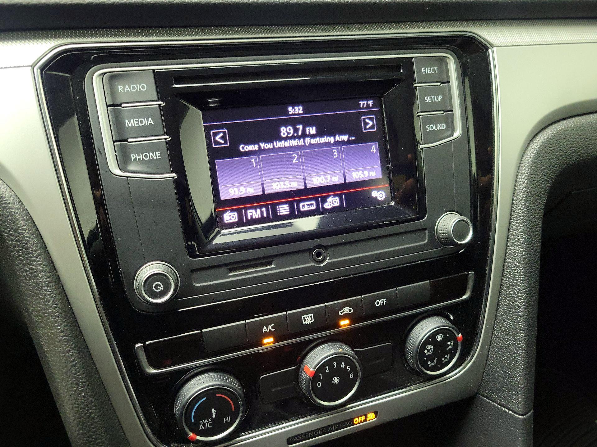 Thumbnail: 2018 Volkswagen Passat - 13