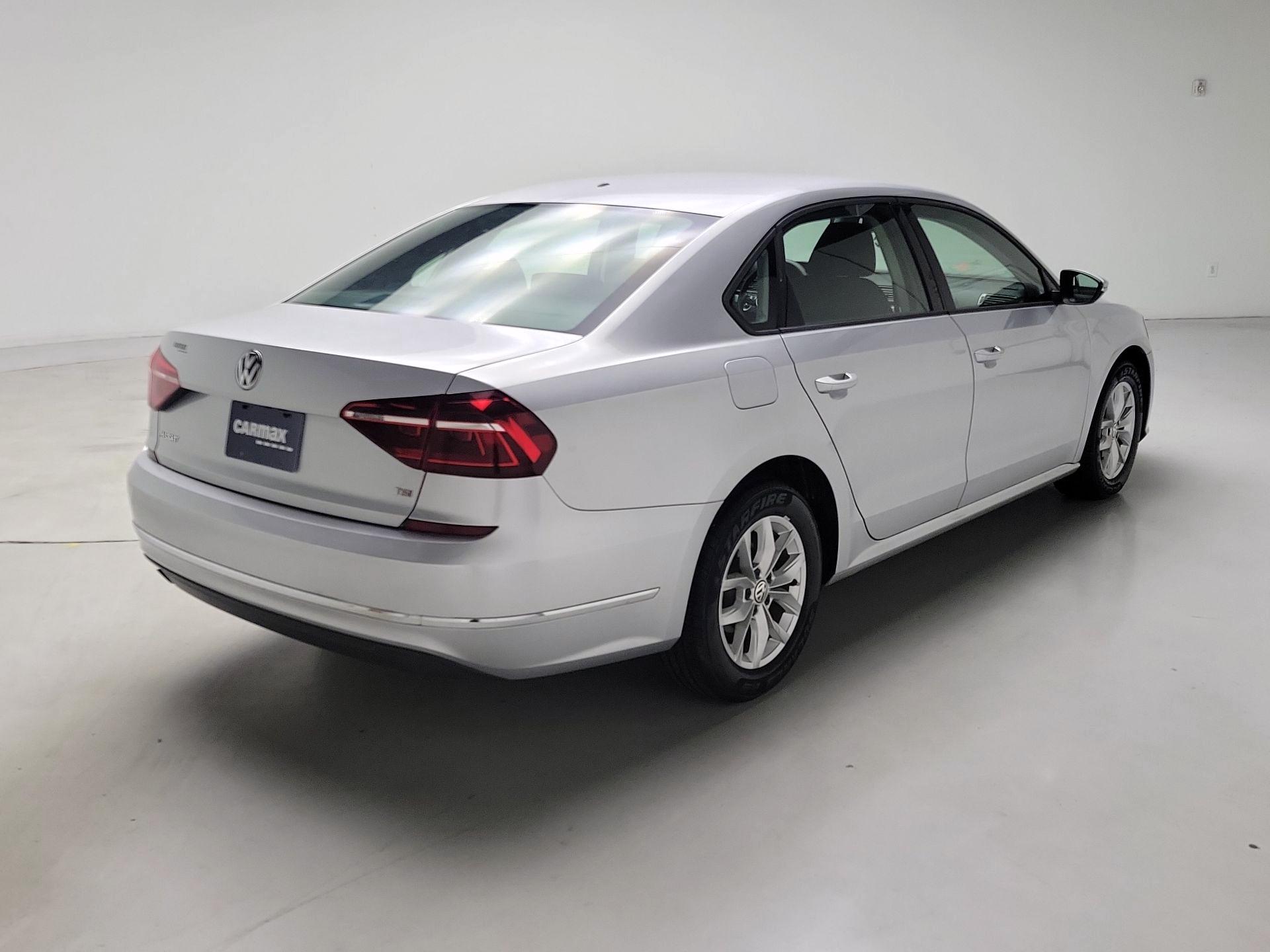 Thumbnail: 2018 Volkswagen Passat - 5