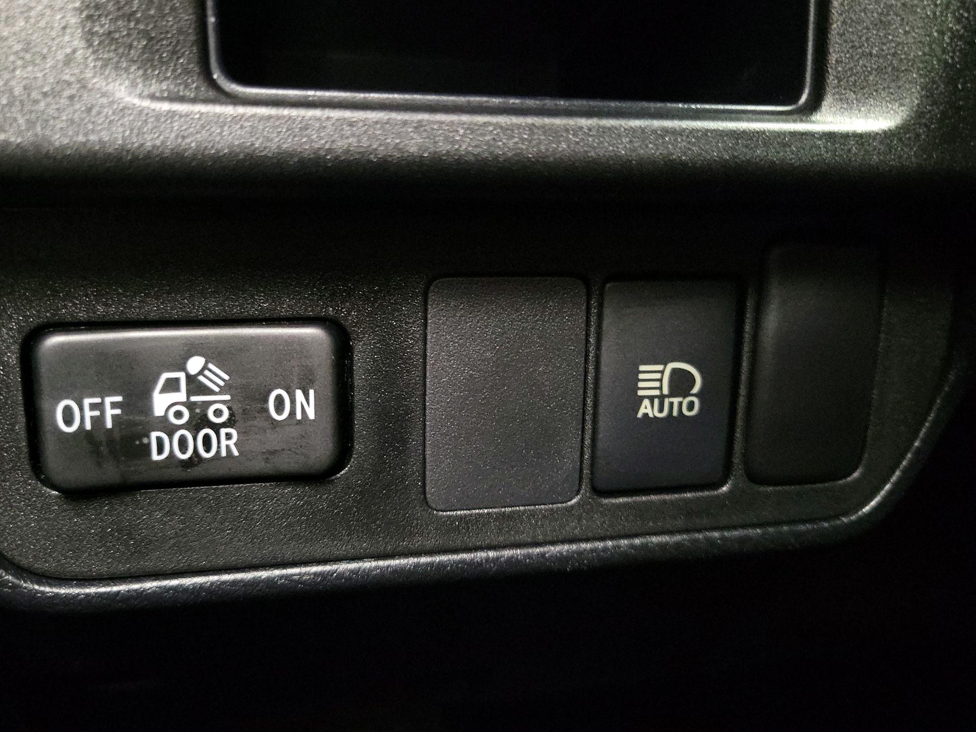 Thumbnail: 2019 Toyota Tacoma - 13